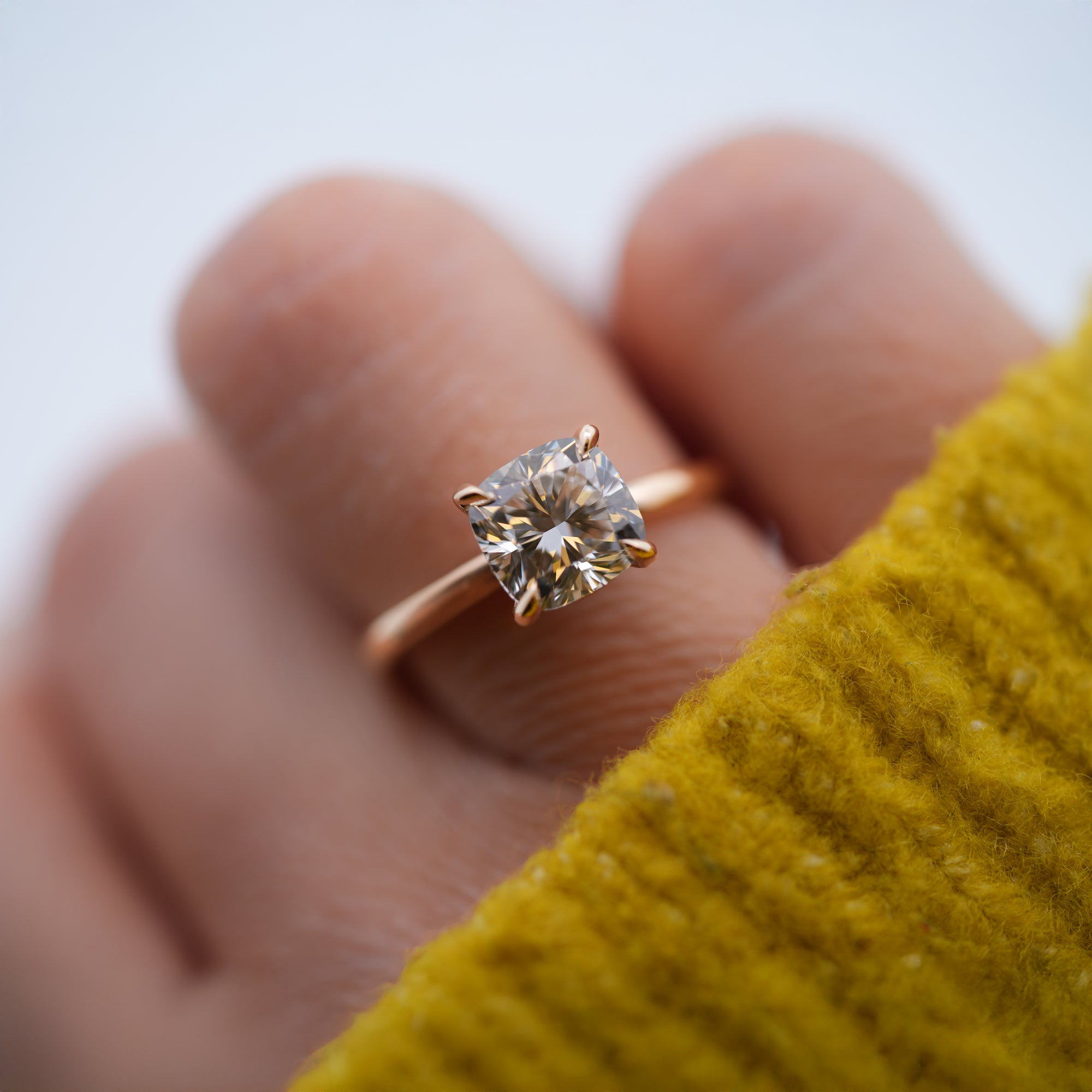 Exquisite Cushion Cut Solitaire Engagement Ring - 14K White Gold Diamond Wedding Band for Women - Perfect for Proposals, Anniversaries & Special Occasions