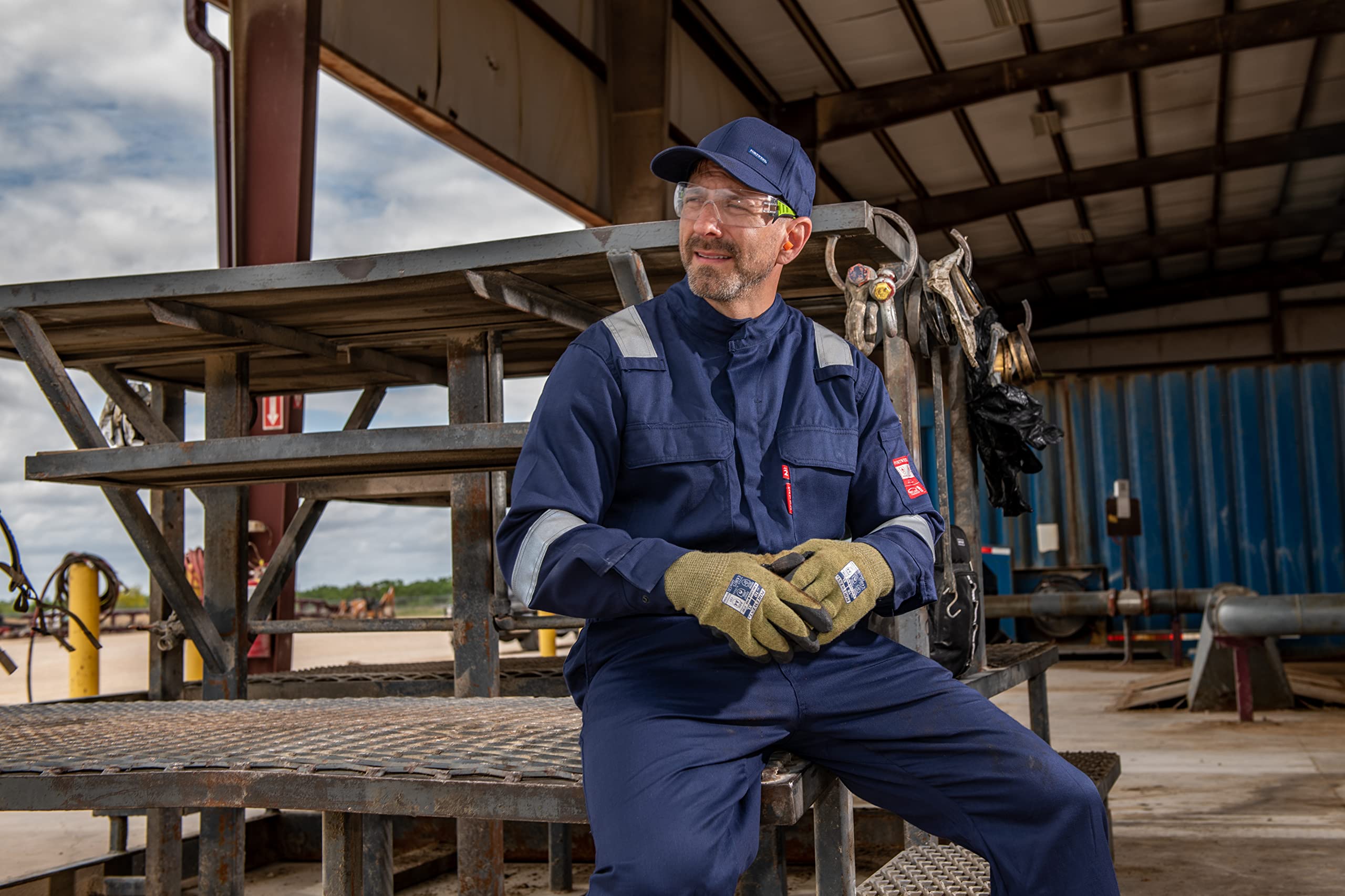 Portwest FR94 Bizflame Fire Resistant Coverall with FR Reflective Tape - ASTM NFPA Certified Workwear - Navy Blue Small Size - Ideal for Industrial, Construction & Emergency Response Scenarios