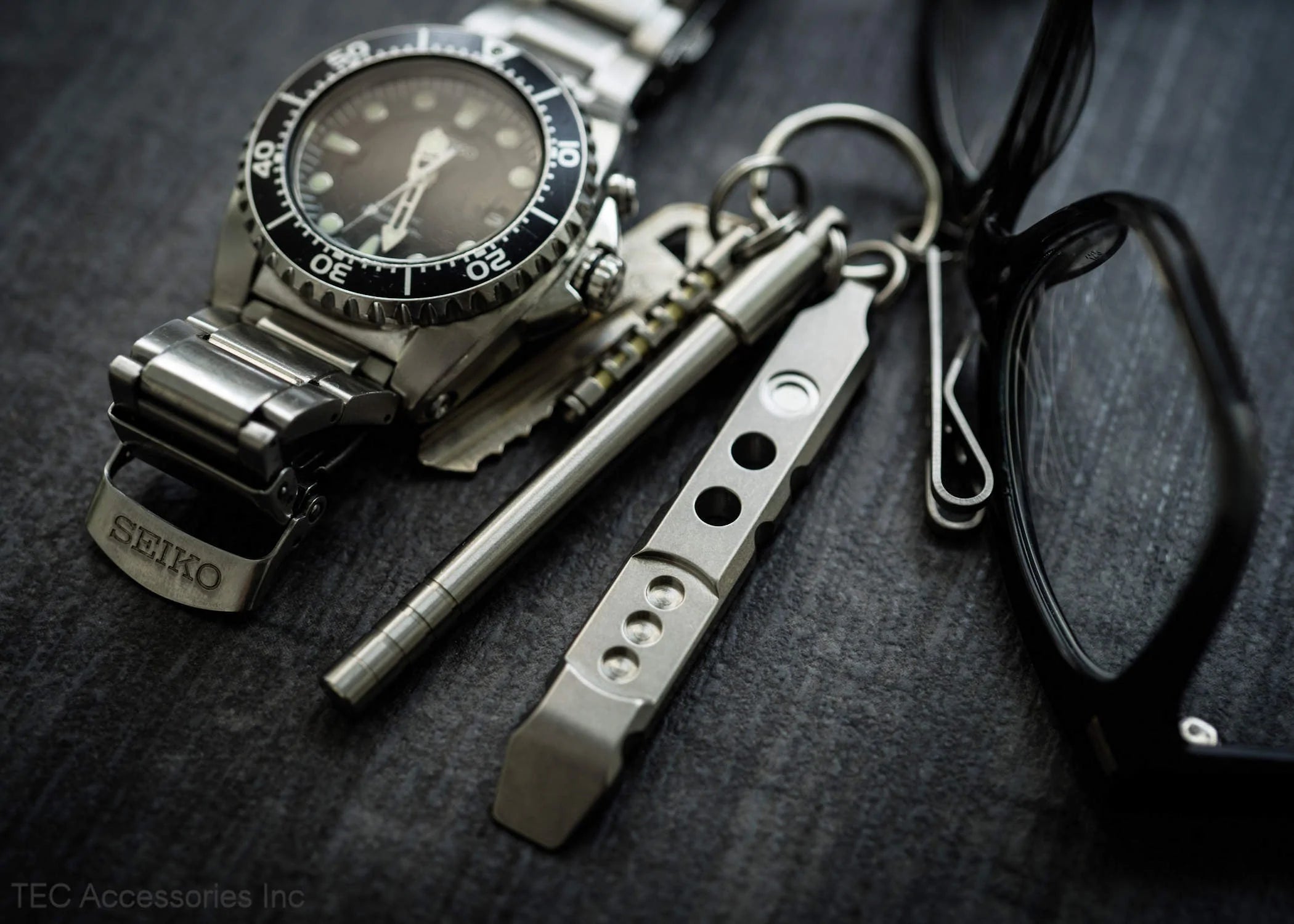 Titanium Pry Bar Keychain Tool - Durable & Lightweight EDC Multi-Tool for Camping, Hiking, and Everyday Carry (EDC)