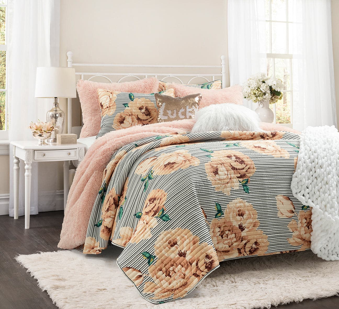 Emma Faux Fur Comforter Set - Soft & Luxurious Bedding Collection for Winter - Queen/King Size - Perfect for Cozy Bedrooms, Guest Rooms & Winter Home Decor