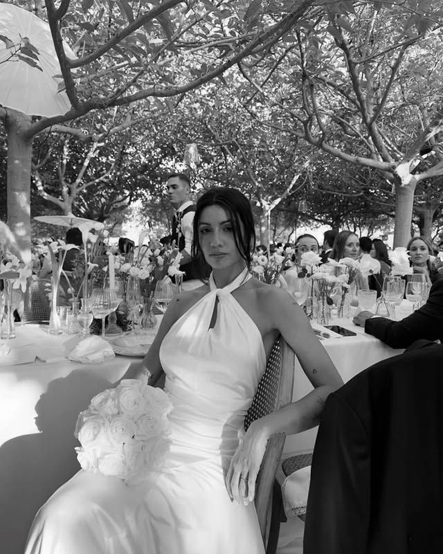 Pronovias Antalya Wedding Dress - Elegant Lace Bridal Gown for Bride, Perfect for Beach Weddings & Destination Ceremonies