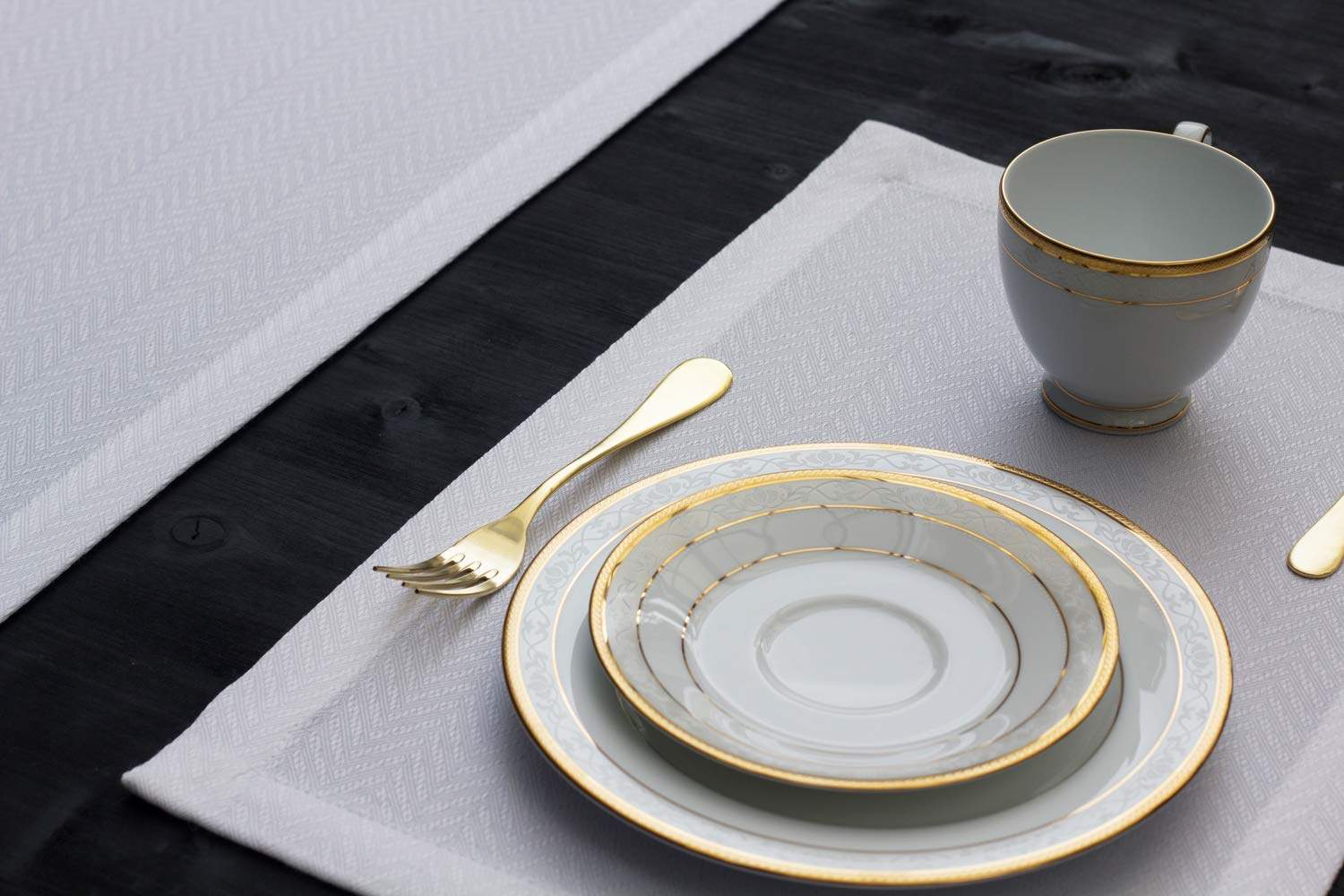 108 Inch White Waterproof Table Runner - Elegant Dining & Coffee Table Scarf for Weddings, Parties, Events | Perfect for Thanksgiving, Halloween, Christmas Decor | Indoor & Outdoor Use