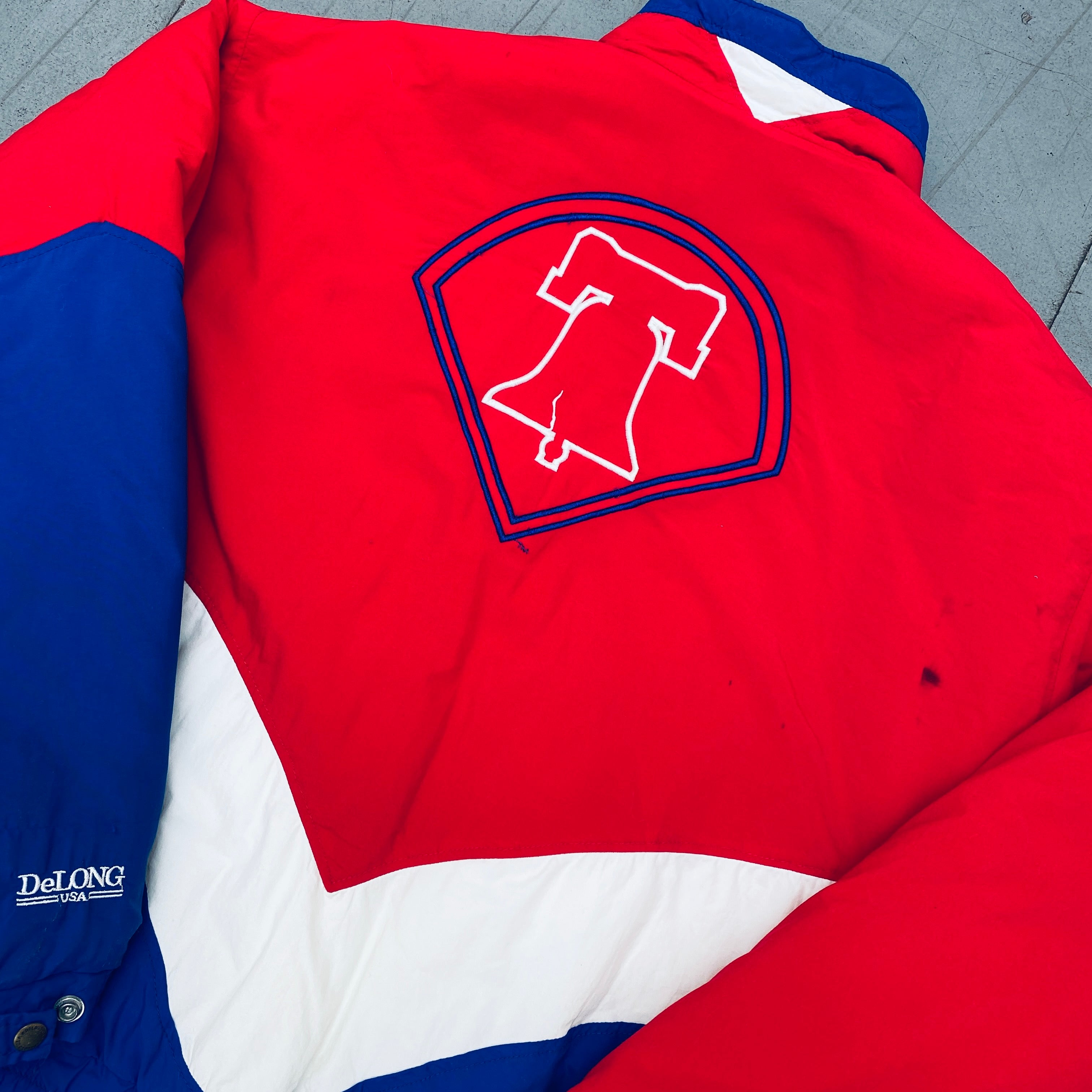 Philadelphia Phillies 1990s Vintage DeLong Full Zip Jacket XL - Retro Baseball Fan Apparel for Games, Collecting & Casual Wear
