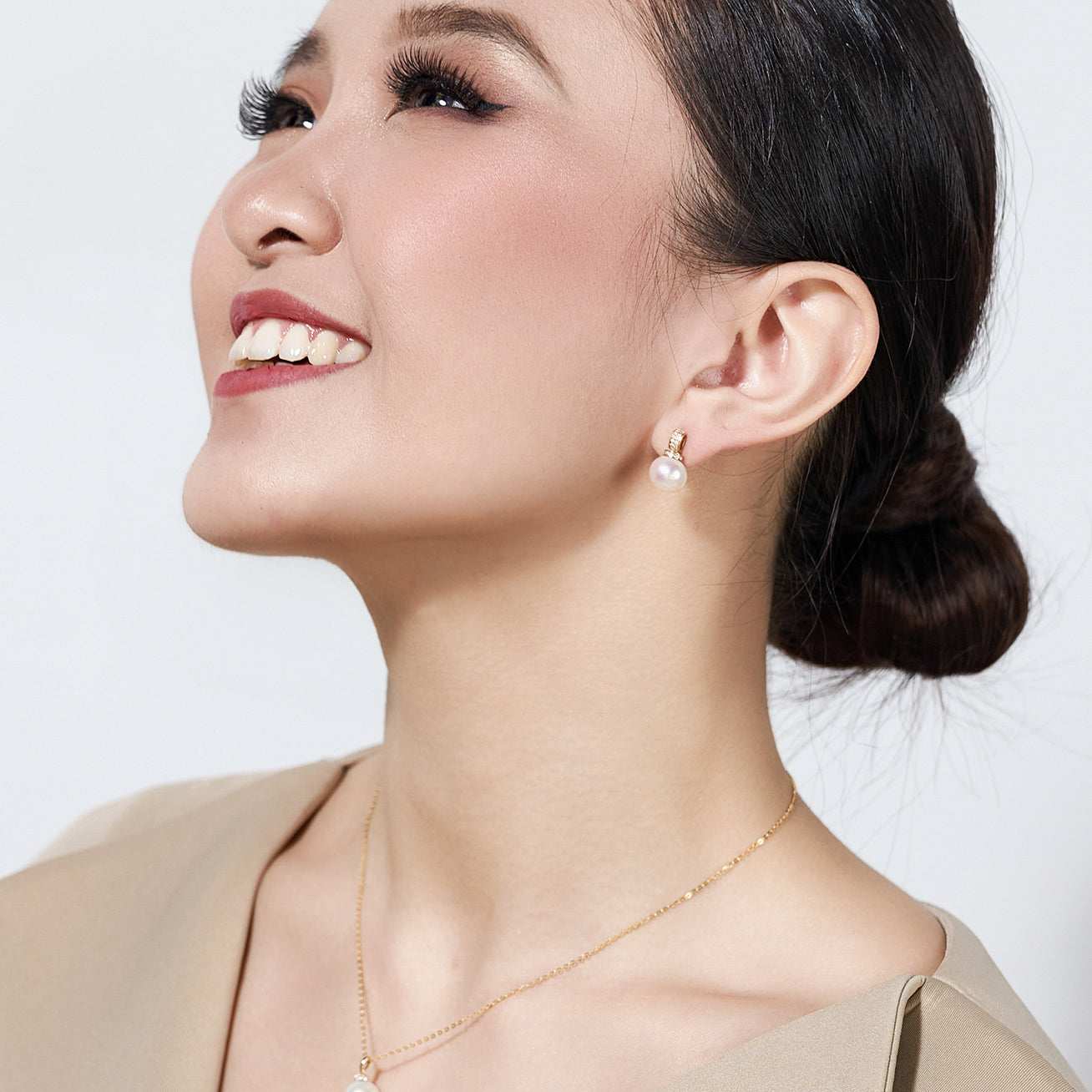 18K Solid Gold Freshwater Pearl Earrings for Women - Classic Stud Earrings with AAA Quality Pearls - Perfect for Weddings, Anniversaries & Special Occasions (KE00081)