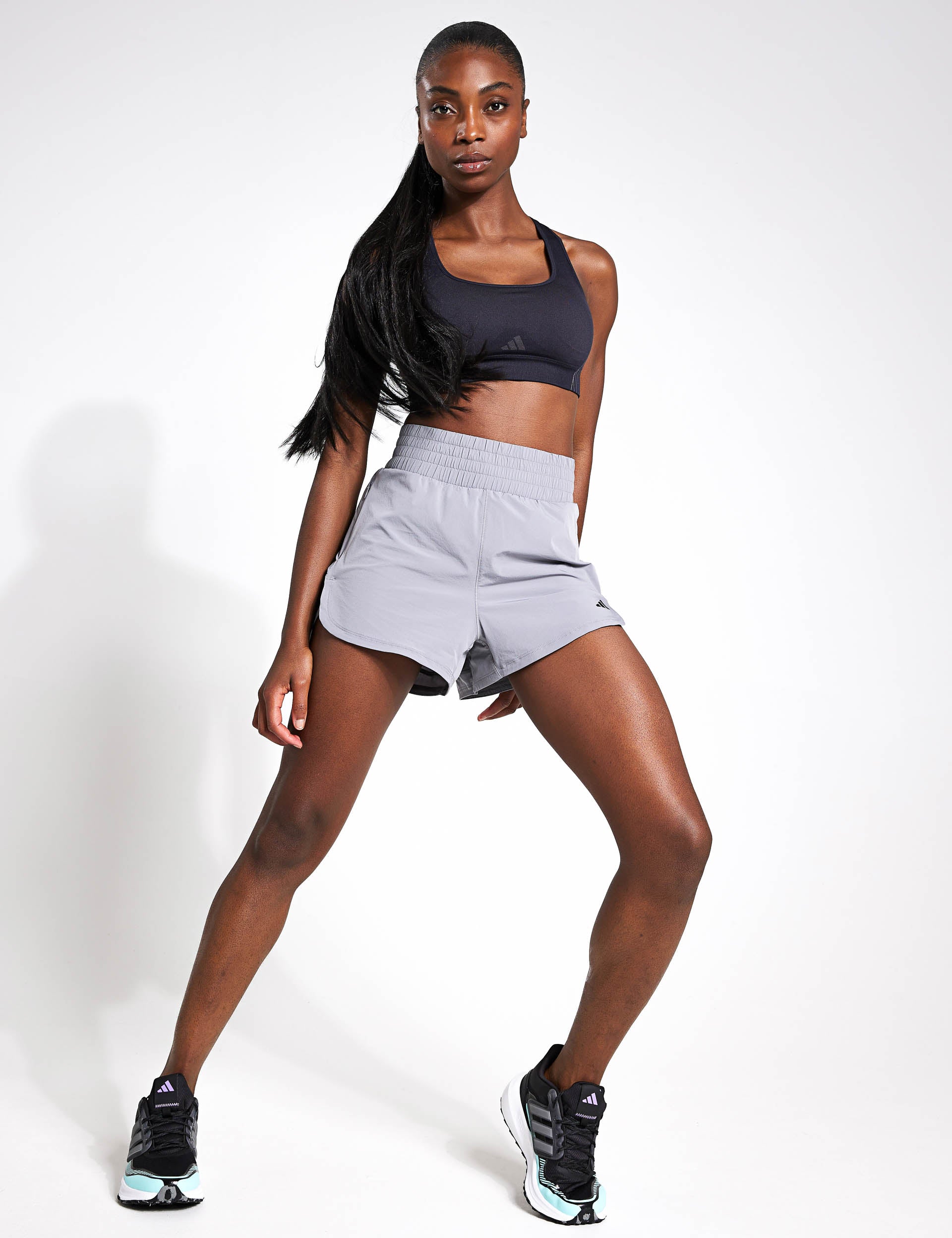 Aeroknit Light Support Sports Bra - Black/Grey - Size 6 - Perfect for Yoga, Running & Gym Workouts