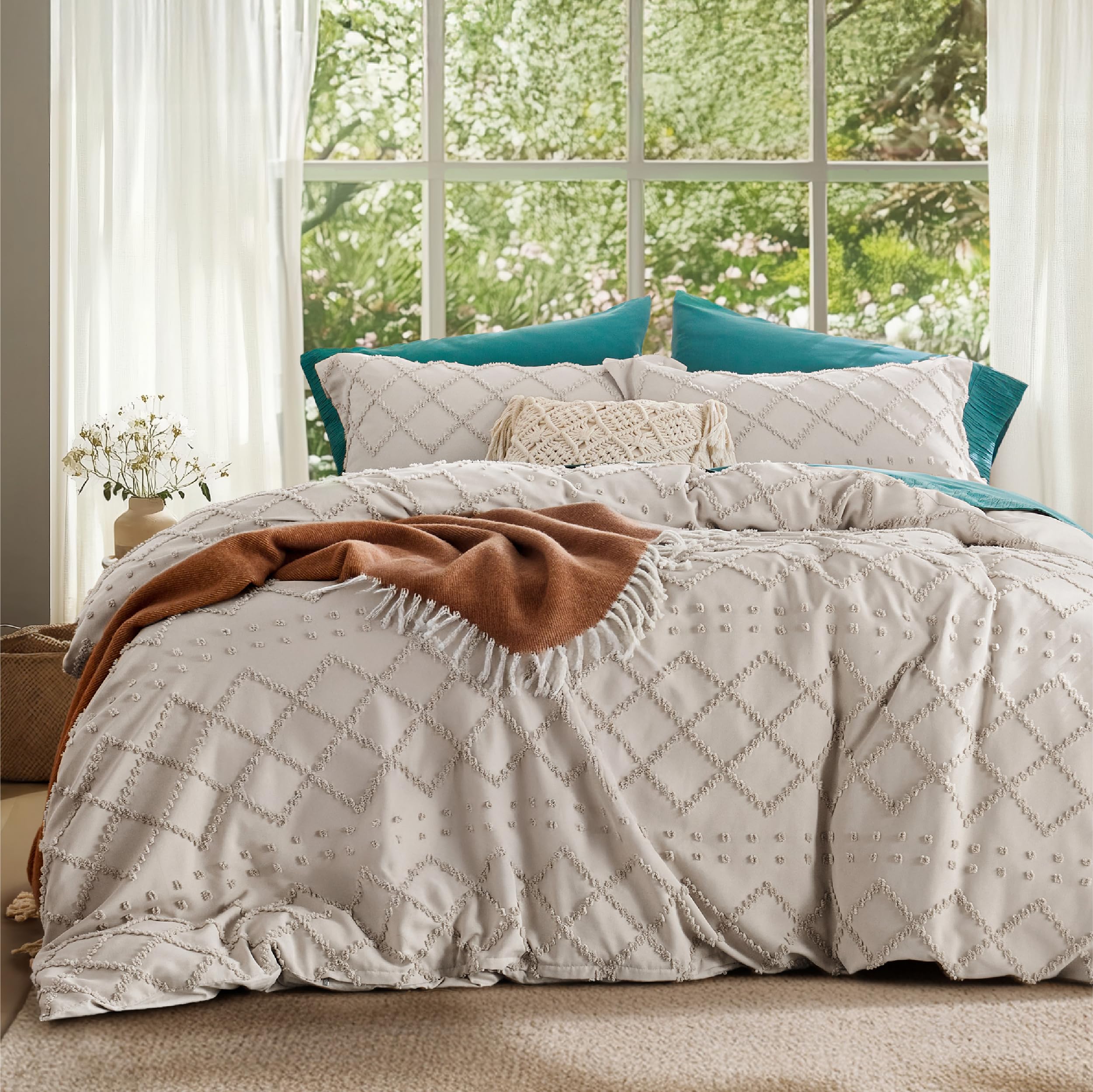 Boho Duvet Cover Queen Size - 3-Piece Shabby Chic Embroidery Bedding Set, All-Season Tufted Comforter Cover (Beige, 90x90 Inches) for Master Bedroom, Guest Room & Bohemian Home Decor