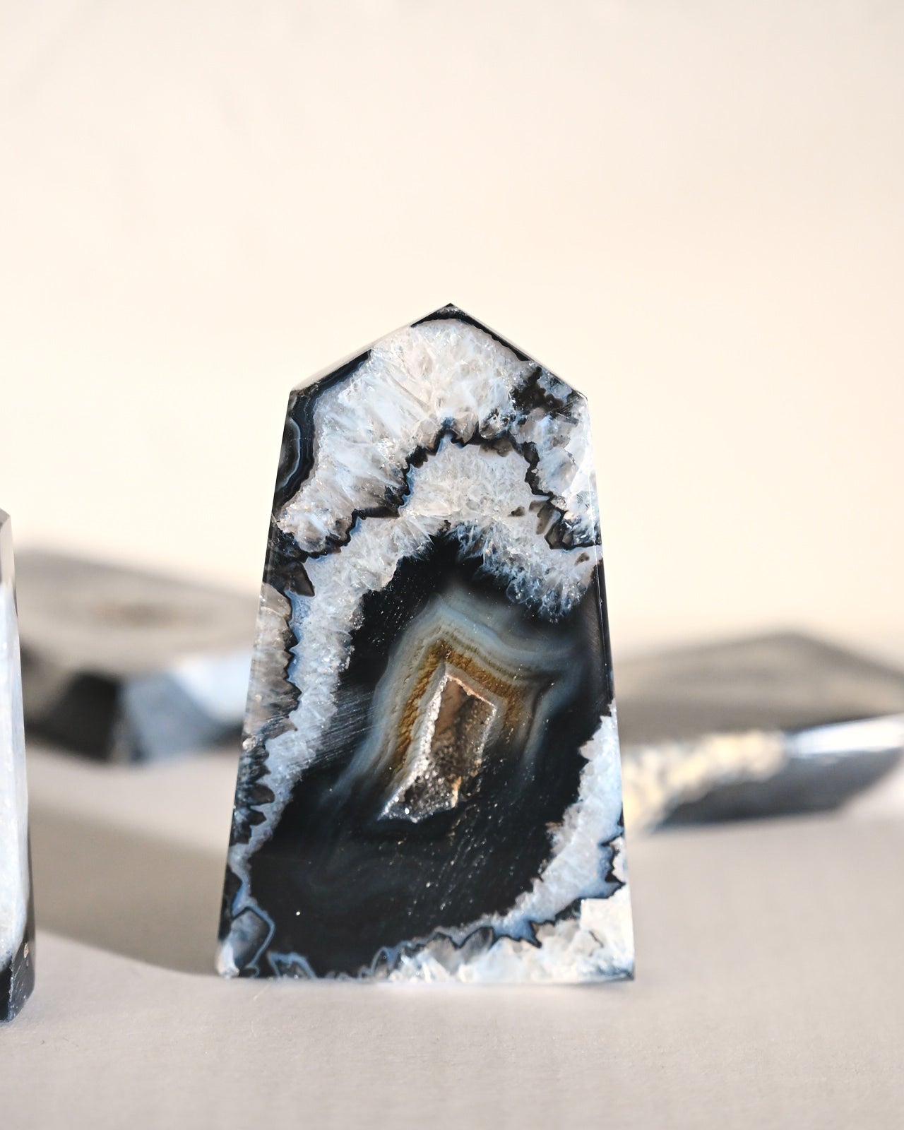 Natural Druzy Agate Crystal Tower - Healing Stone for Home Decor, Meditation & Energy Balancing | Perfect for Office Desk, Yoga Space & Gift Giving