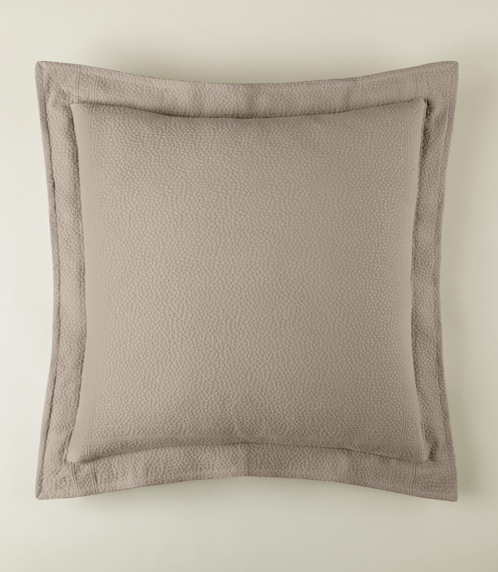 Luxury Montauk Matelassé Sham - Premium Quilted Pillow Cover for Bedroom Decor - Elegant Home Textile for Master Bedroom, Guest Room & Hotel Styling