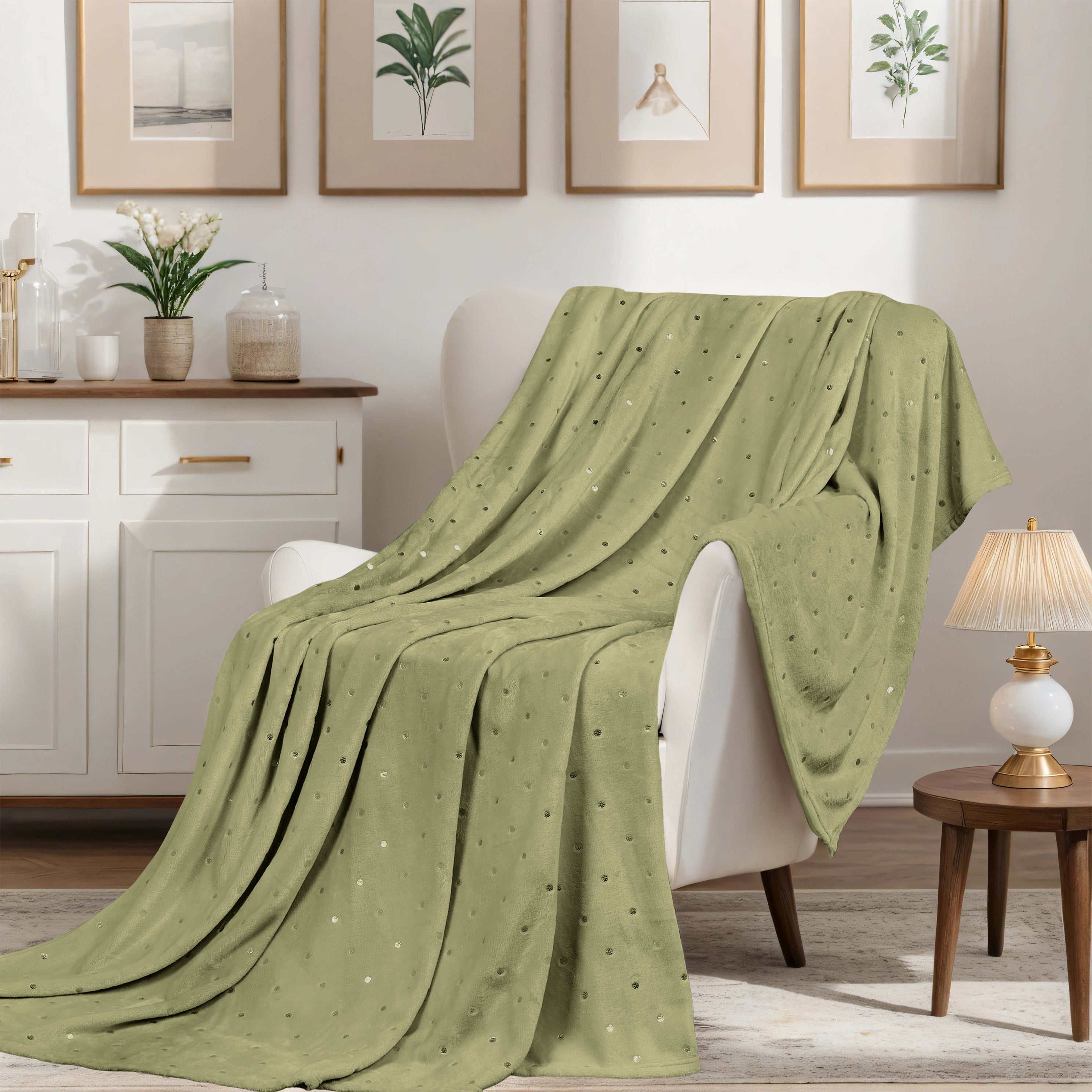 CozySoft Fleece Plush Blanket - Medium Weight, Ultra Soft & Fluffy - Perfect for Sofa, Bed, Couch & Home Decor - Warm Throw Blanket for Winter, Gifts & Cozy Nights