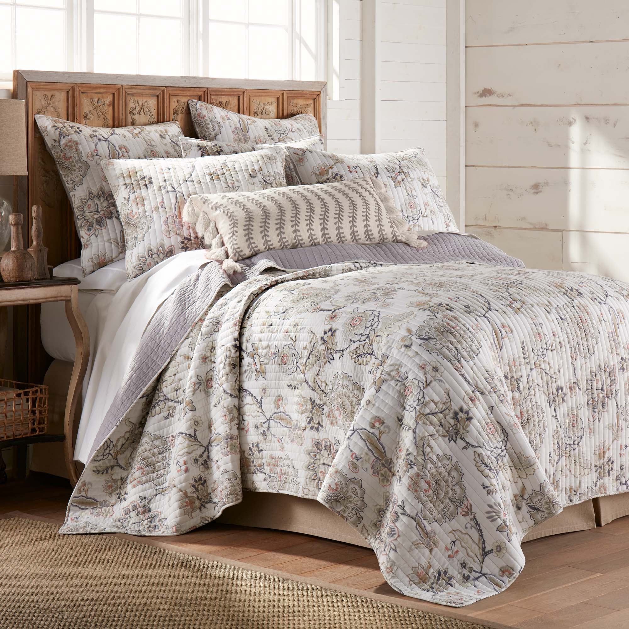 Ophelia Queen Size Quilt Set - 3 Piece Bedding Comforter with Pillow Shams, Soft Microfiber for All Seasons - Perfect for Master Bedroom, Guest Room & Cozy Home Decor
