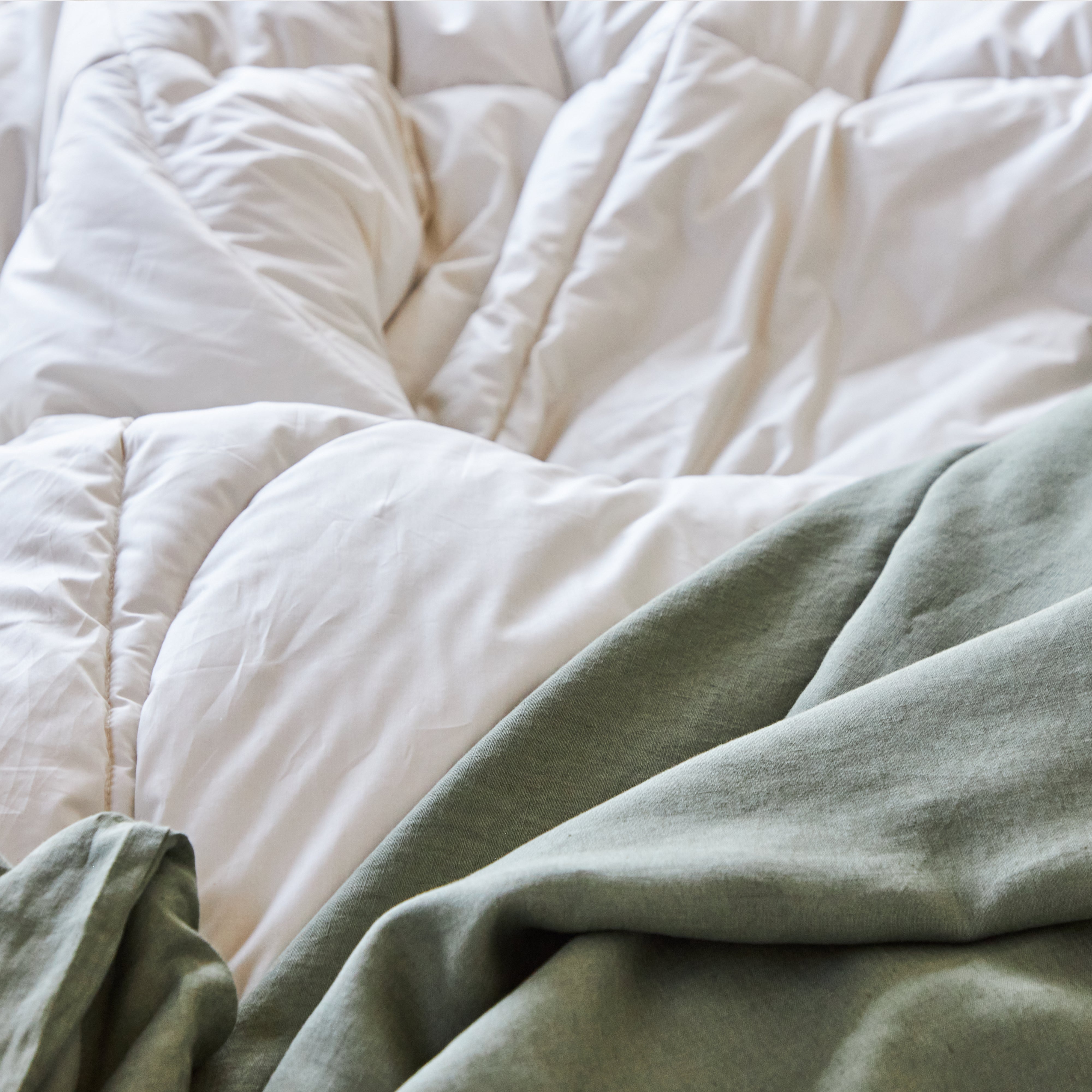Premium Alpaca Duvet Insert - Hypoallergenic, Temperature Regulating, Ultra Soft Queen/King Size Bedding - Perfect for All Seasons & Allergy Sufferers
