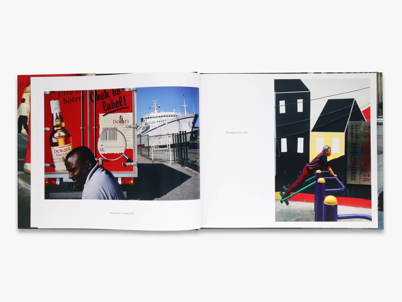 Alex Webb: Dislocations - Award-Winning Photography Book | Stunning Visual Stories | Perfect for Art Lovers & Collectors | Great Gift for Photographers & Travel Enthusiasts