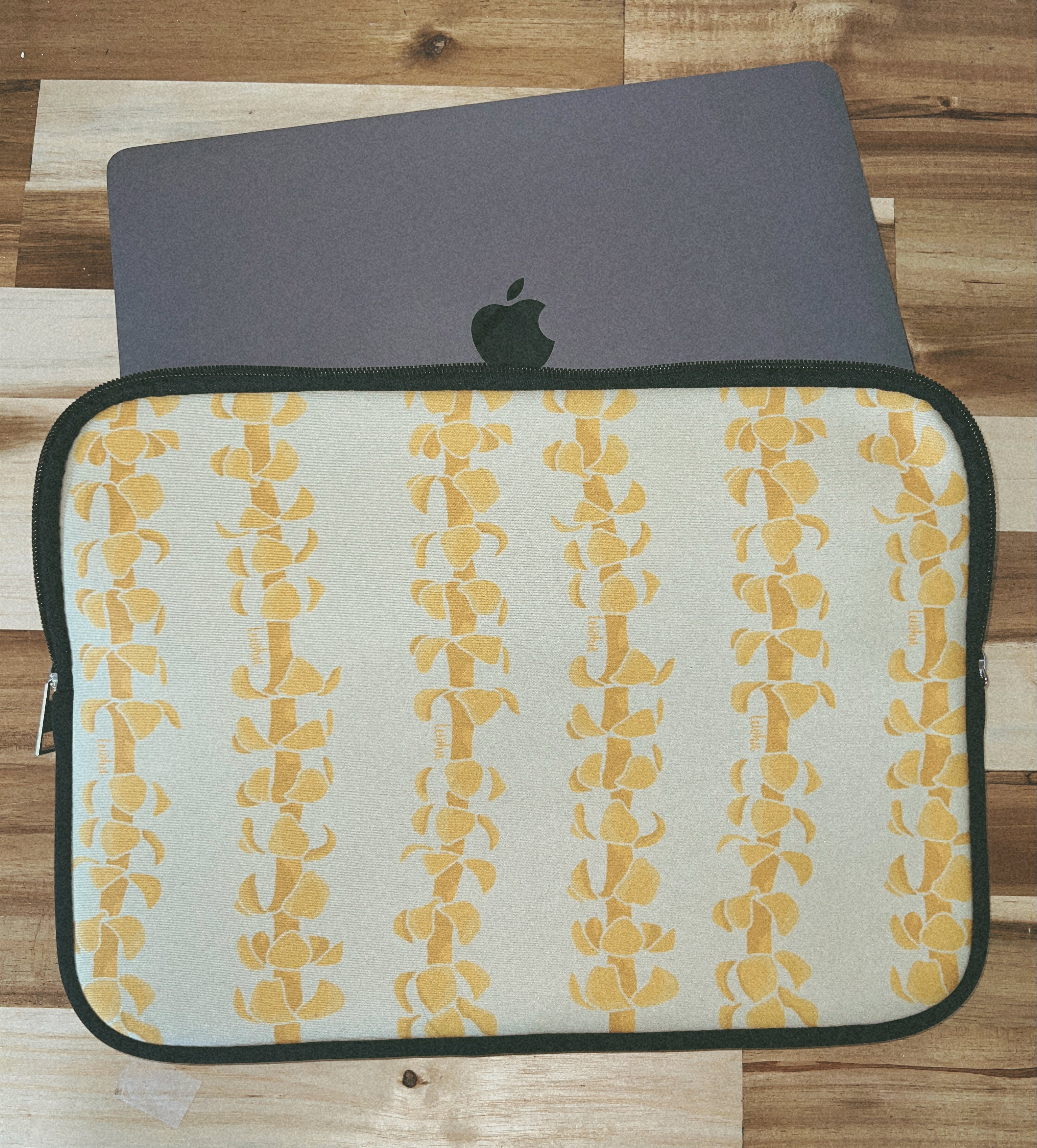 Premium Puakenikeni Lei Design Double-Sided Printing Laptop Sleeve - Stylish & Protective 13-15 Inch Notebook Case for Work, School, or Travel