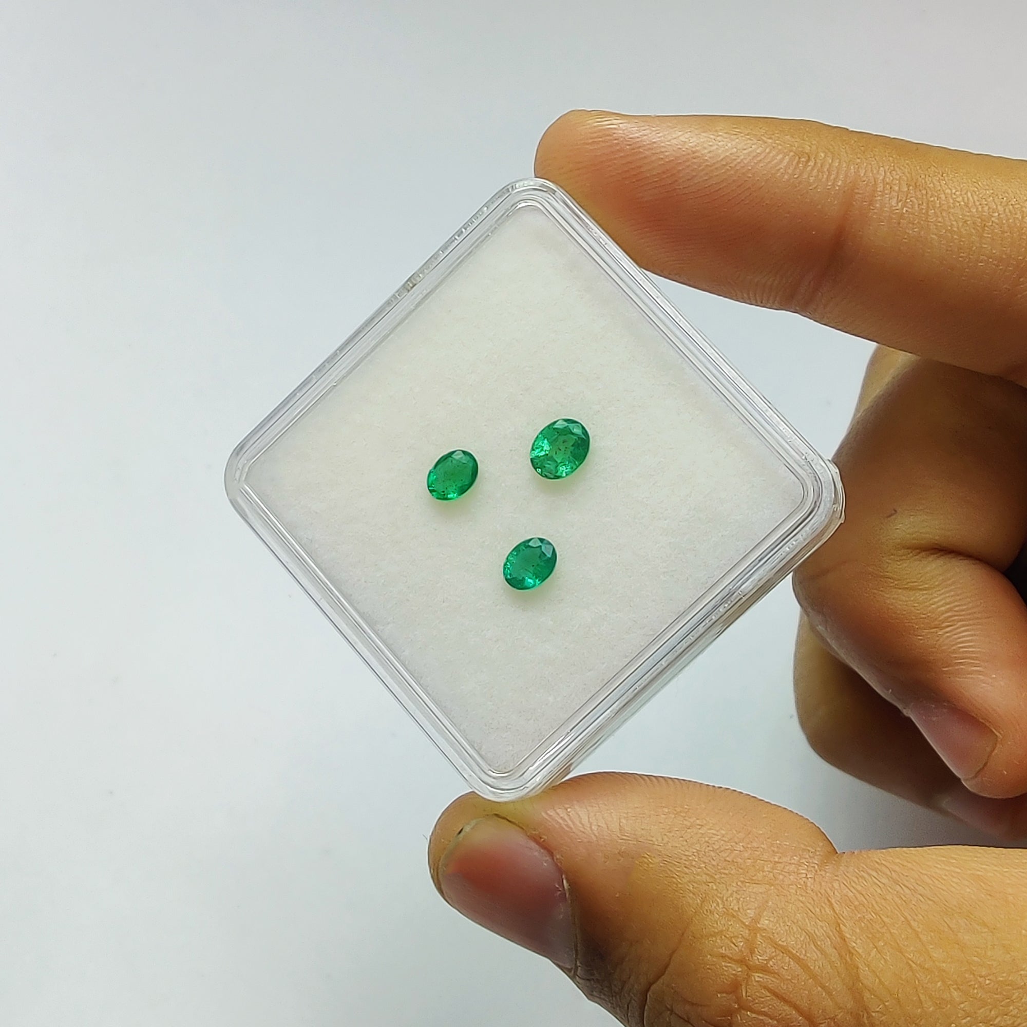 Natural Untreated Green Emerald Gemstone Set - 0.80cts Oval Cut (4.5*3.5mm & 5*4mm) | 3-Piece Collection for Jewelry Making, Engagement Rings & Fine Crafting