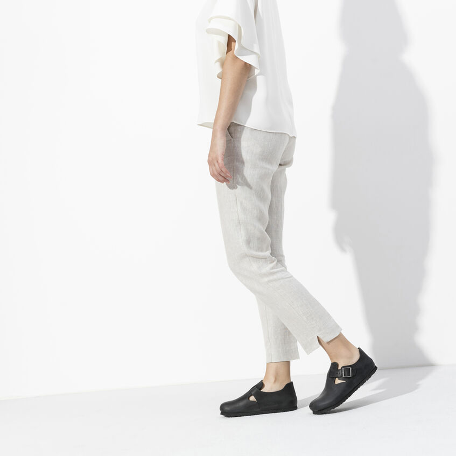 Birkenstock London Clog (Unisex)   Black Oiled Leather