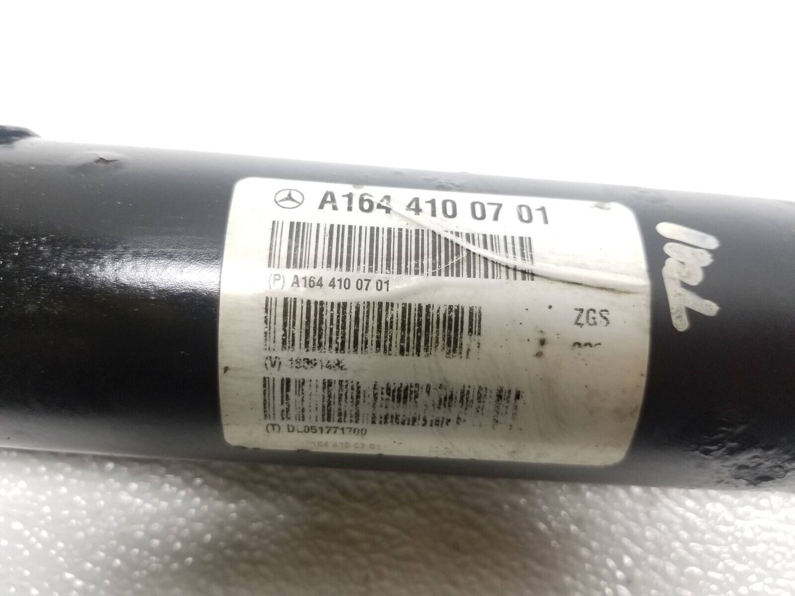 2006-2011 Mercedes ML500 Front Driveshaft OEM Replacement - Perfect for Off-Roading & Daily Commuting