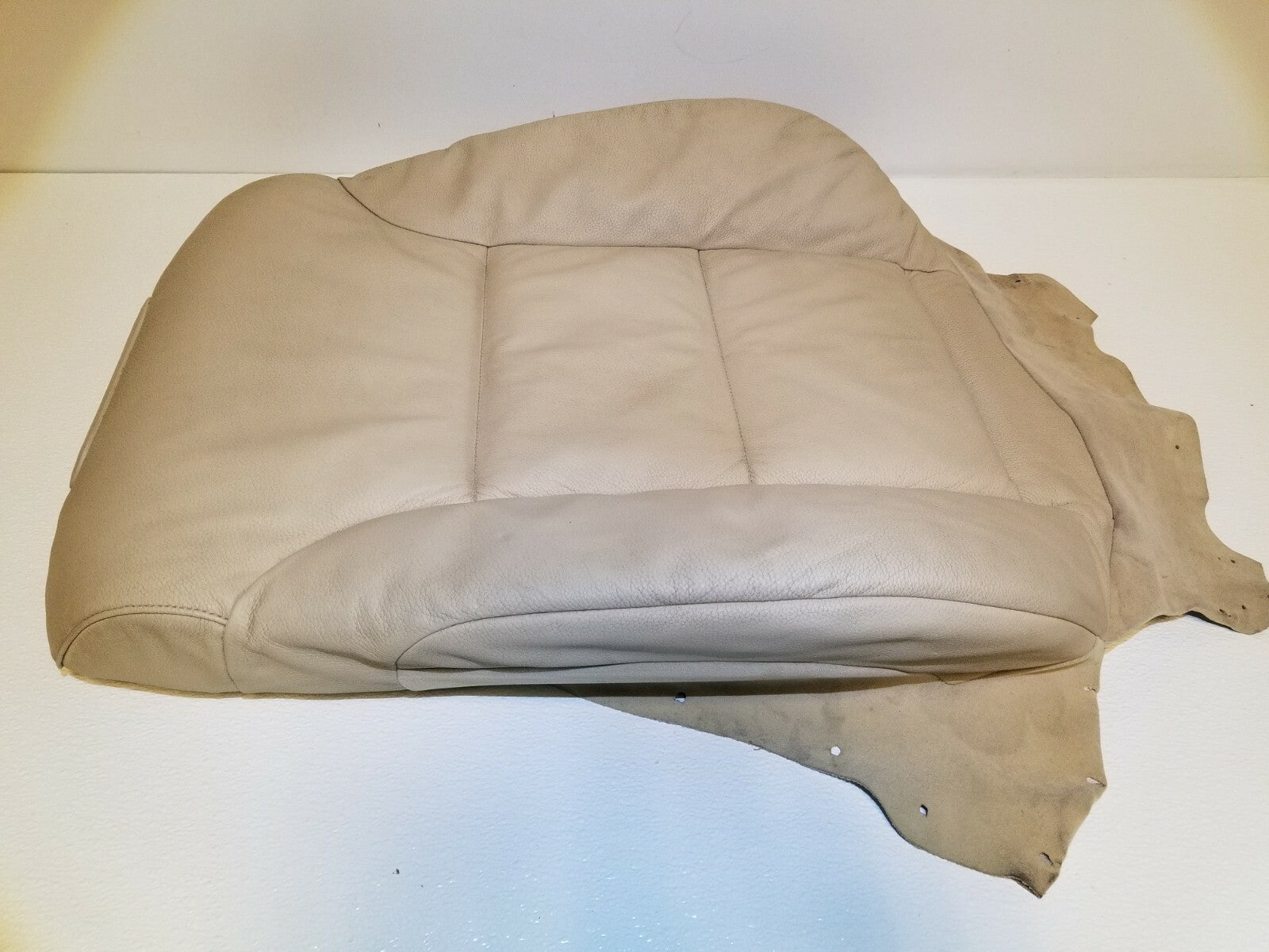 2004-2007 BMW 530xi E60 Front Right Passenger Seat Backrest Upper OEM Replacement Part - Perfect for Car Interior Repair & Restoration Projects