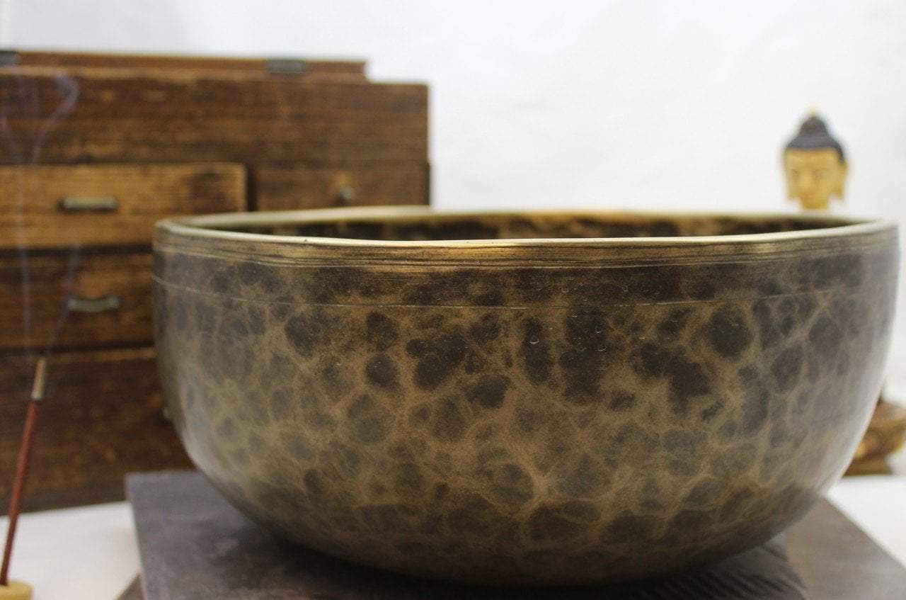 10.5 Inch C3 128Hz Tibetan Singing Bowl - Handcrafted Meditation & Sound Healing Instrument for Yoga, Therapy, and Relaxation