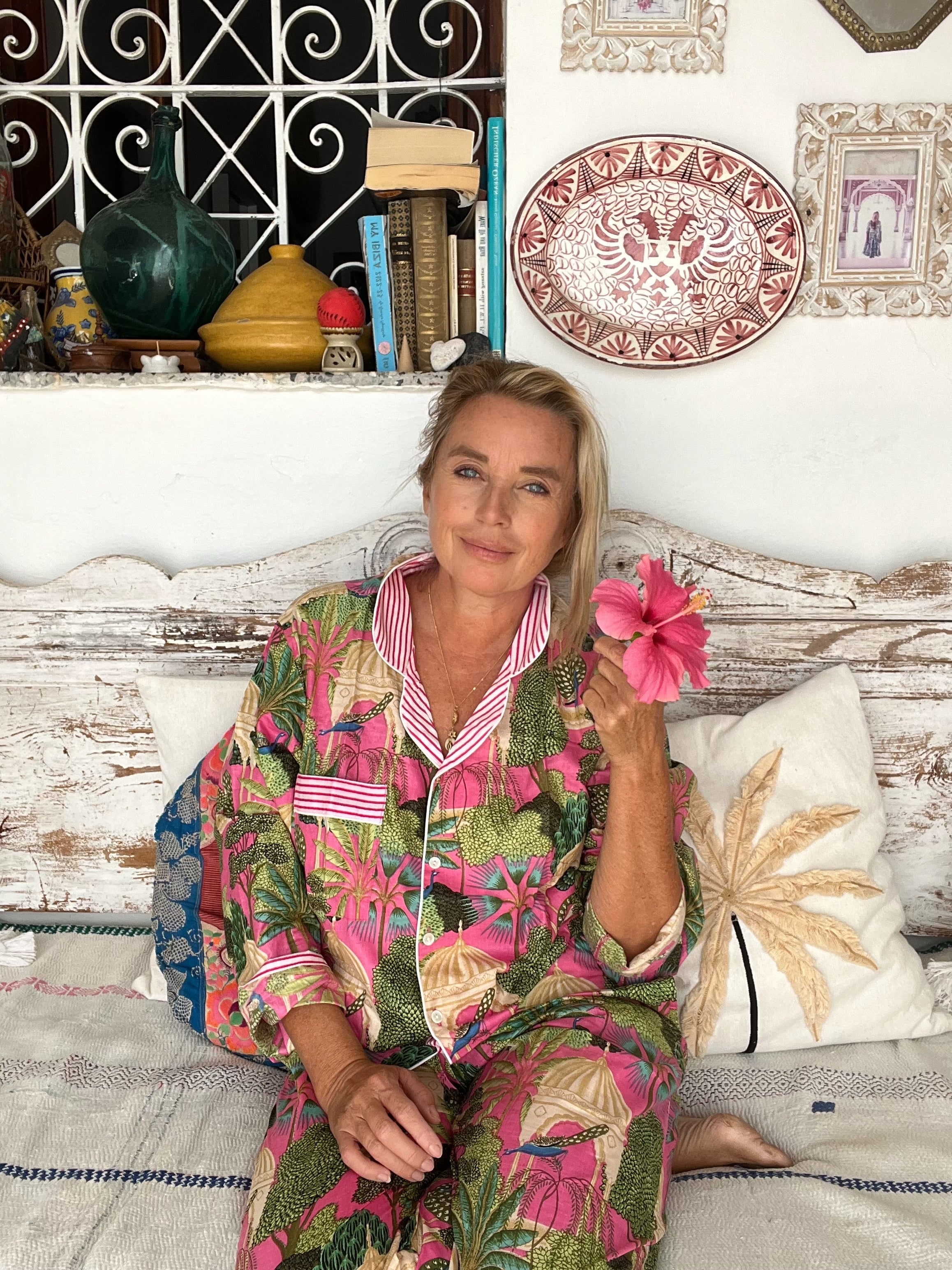 Cozy Pink Palace Pajama Set - Soft Lounge Wear for Women - Perfect for Sleepovers, Relaxing at Home & Comfortable Nightwear