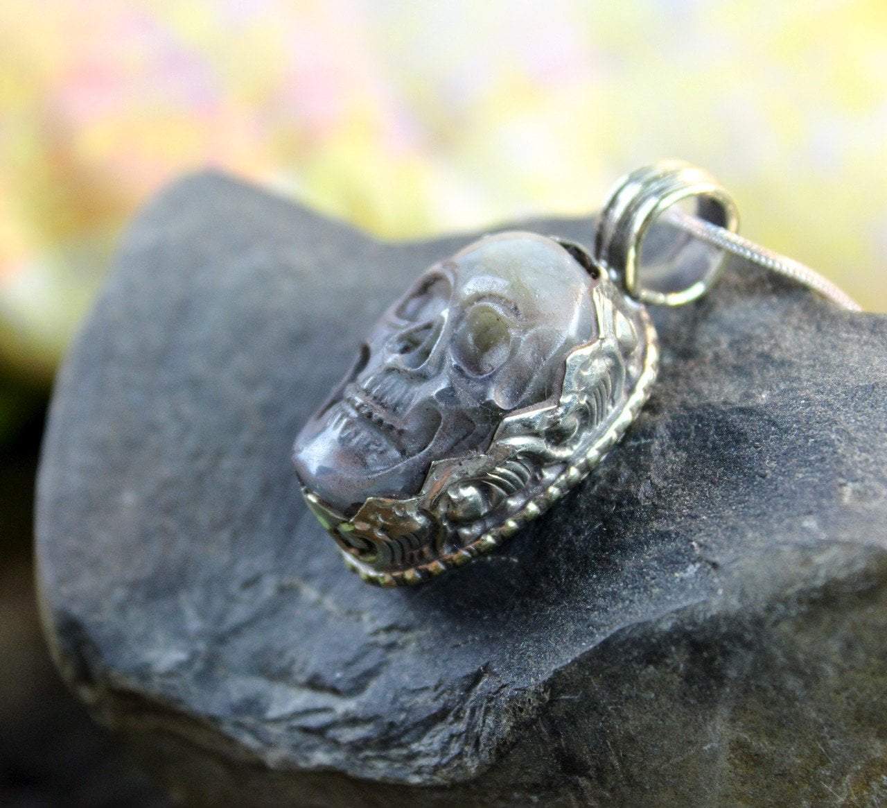 Hand Carved Skull Pendant Necklace - Gothic Jewelry for Men & Women - Perfect for Halloween, Cosplay, and Alternative Fashion