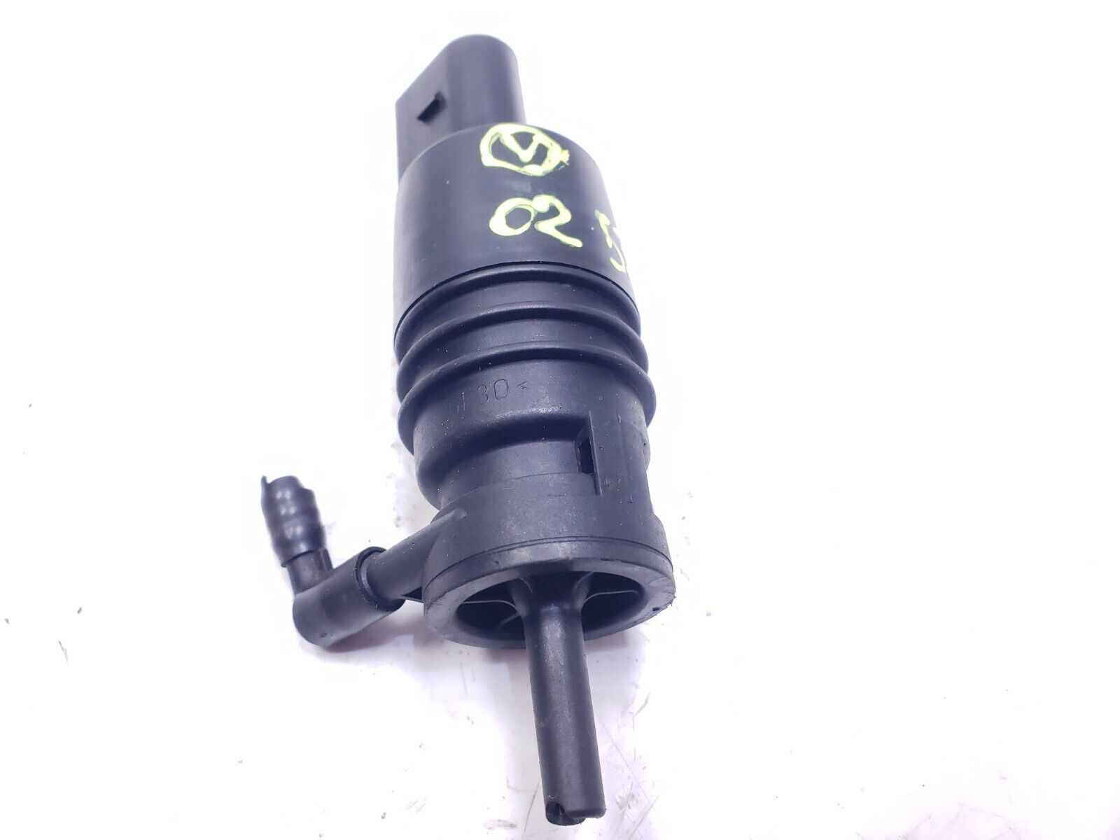 BMW 5 Series E39 525i 530i Windshield Washer Pump 8362154 OEM Replacement Part - Perfect for Car Washing & Windshield Cleaning Maintenance
