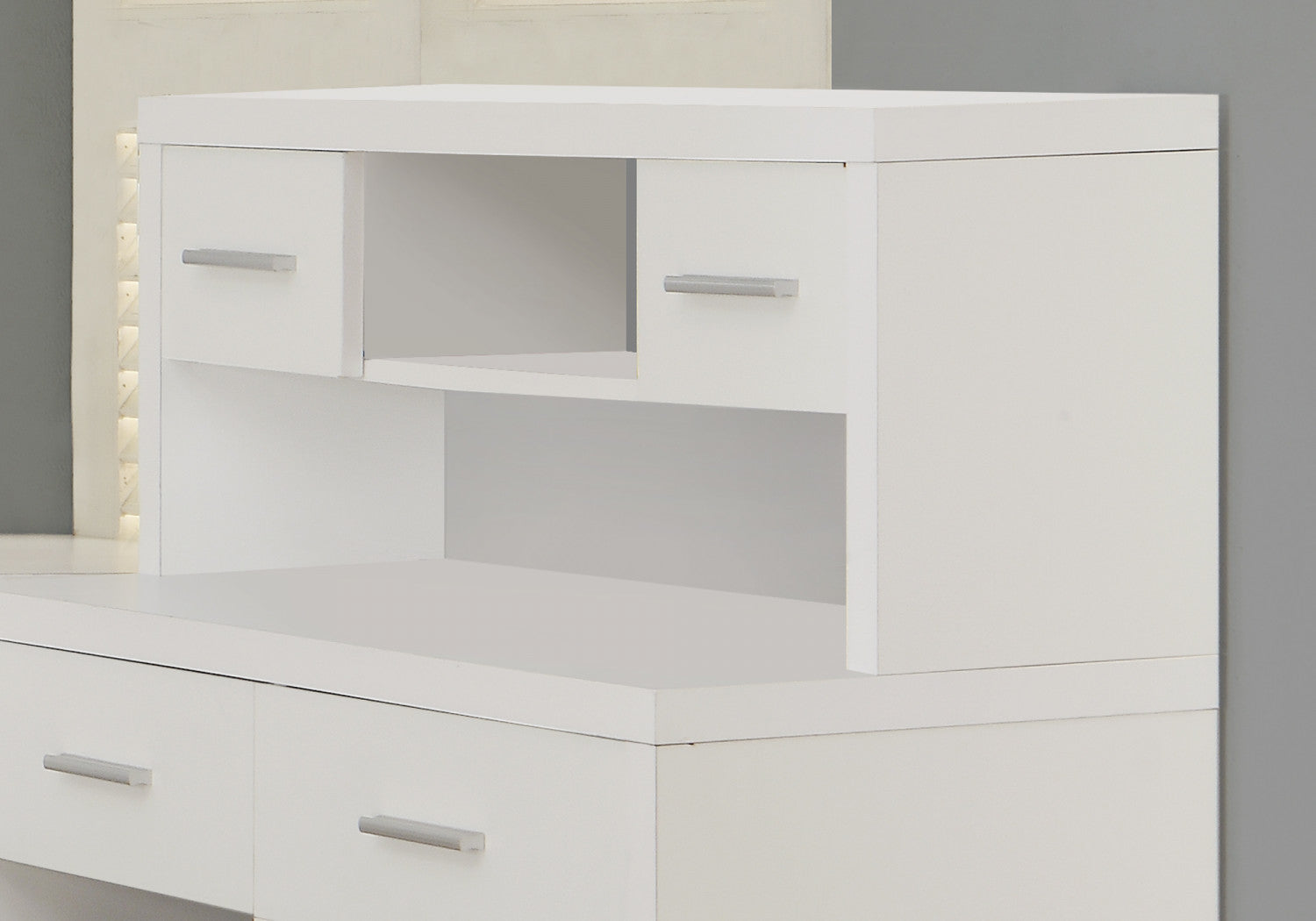 Modern White Varo Desk - Sleek & Stylish Home Office Desk for Small Spaces | Perfect for Remote Work, Study & Writing
