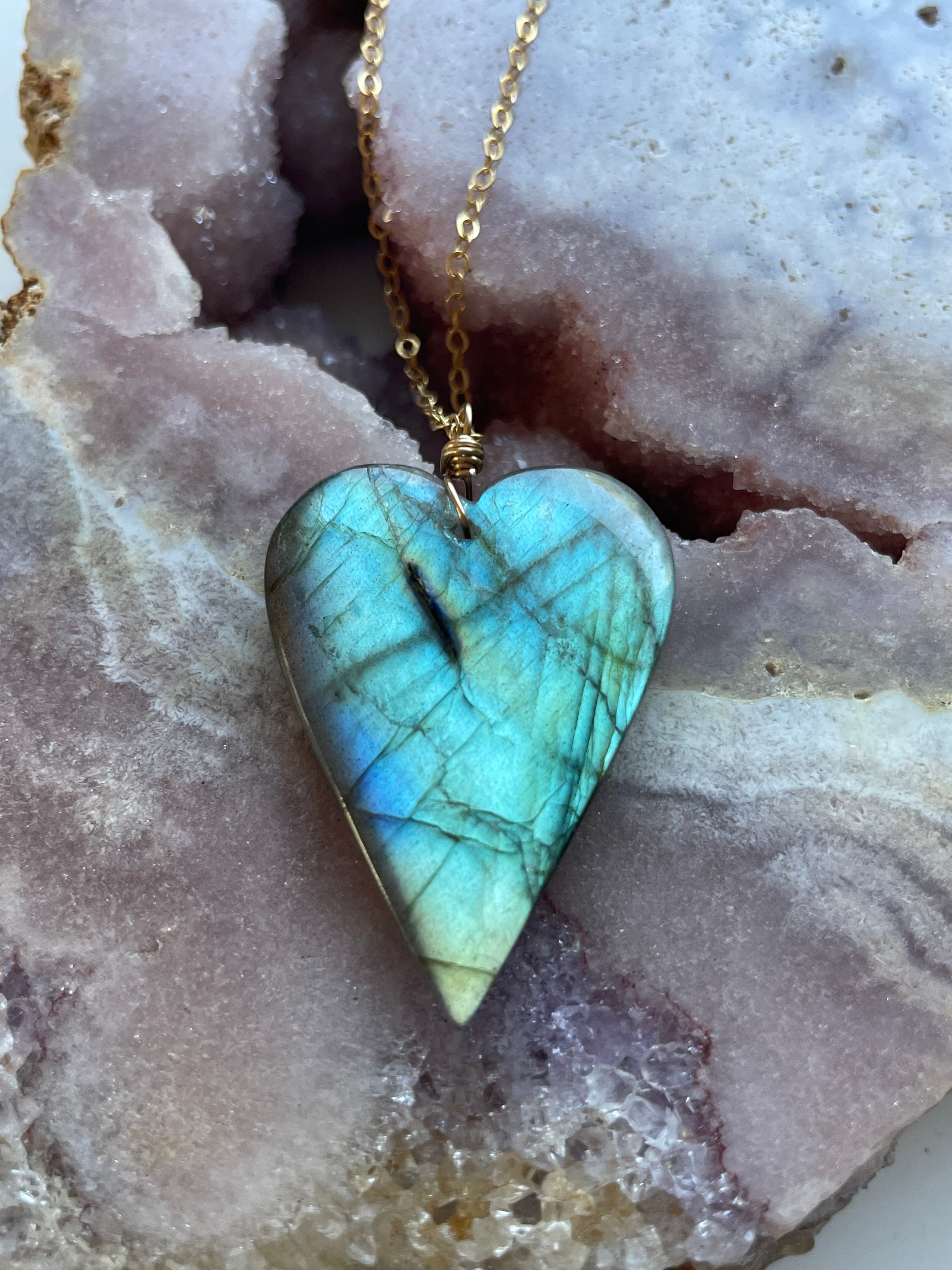 Labradorite Heart Pendant Necklace in Gold - Healing Crystal Jewelry for Women, Spiritual Gift for Meditation & Energy Protection