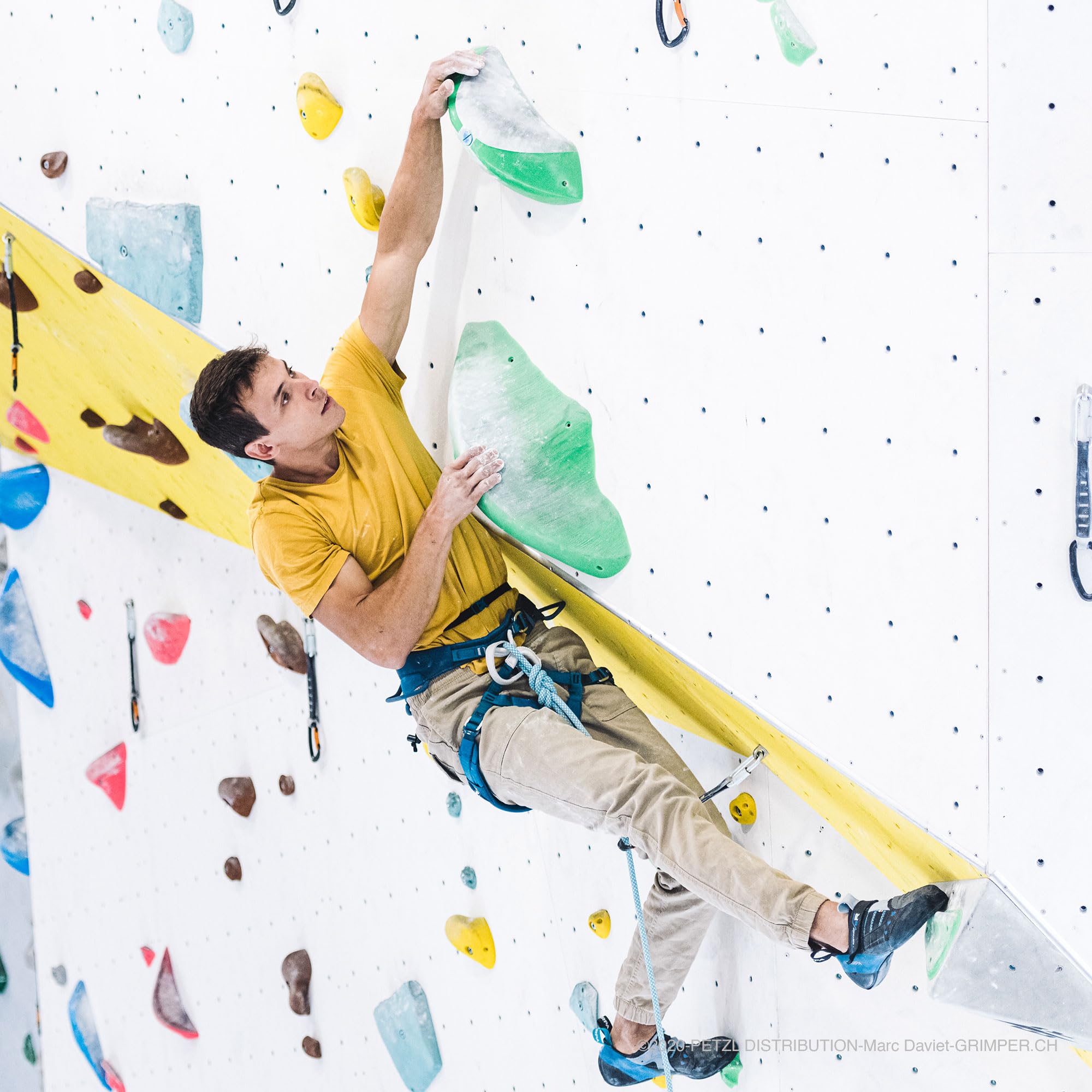 Petzl Power Crunch Chalk 500g - Premium Climbing Chalk for Better Grip | Ideal for Rock Climbing, Bouldering & Weightlifting