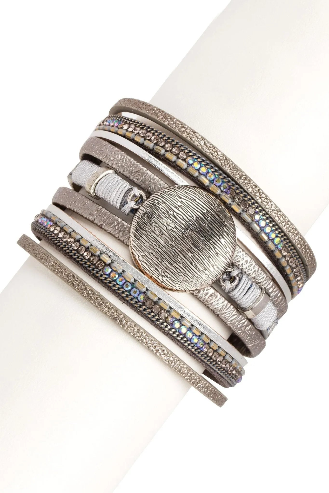 Stylish Optical Leather Bracelet for Men & Women - Trendy Adjustable Wristband for Fashion, Gifts & Everyday Wear