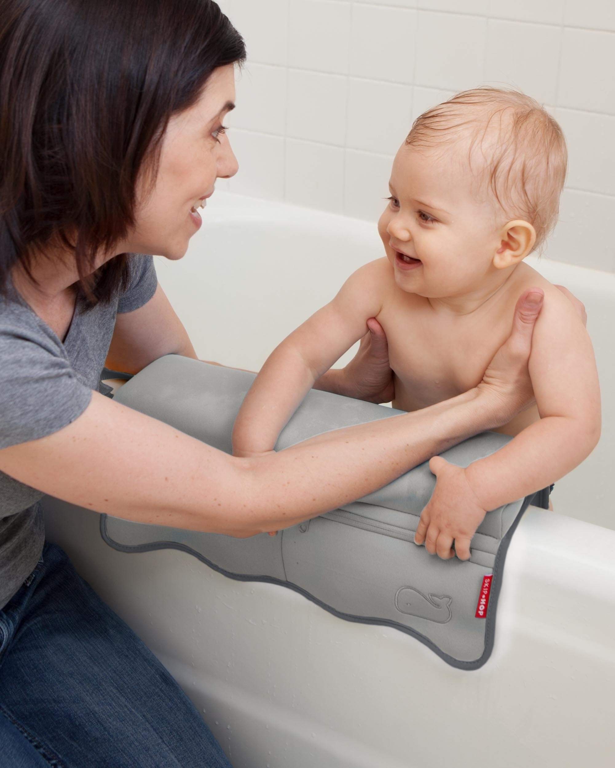 Skip Hop Moby Bathtub Elbow Rest - Soft Baby Bath Support for Newborns & Infants - Perfect for Safe & Comfortable Bath Time at Home