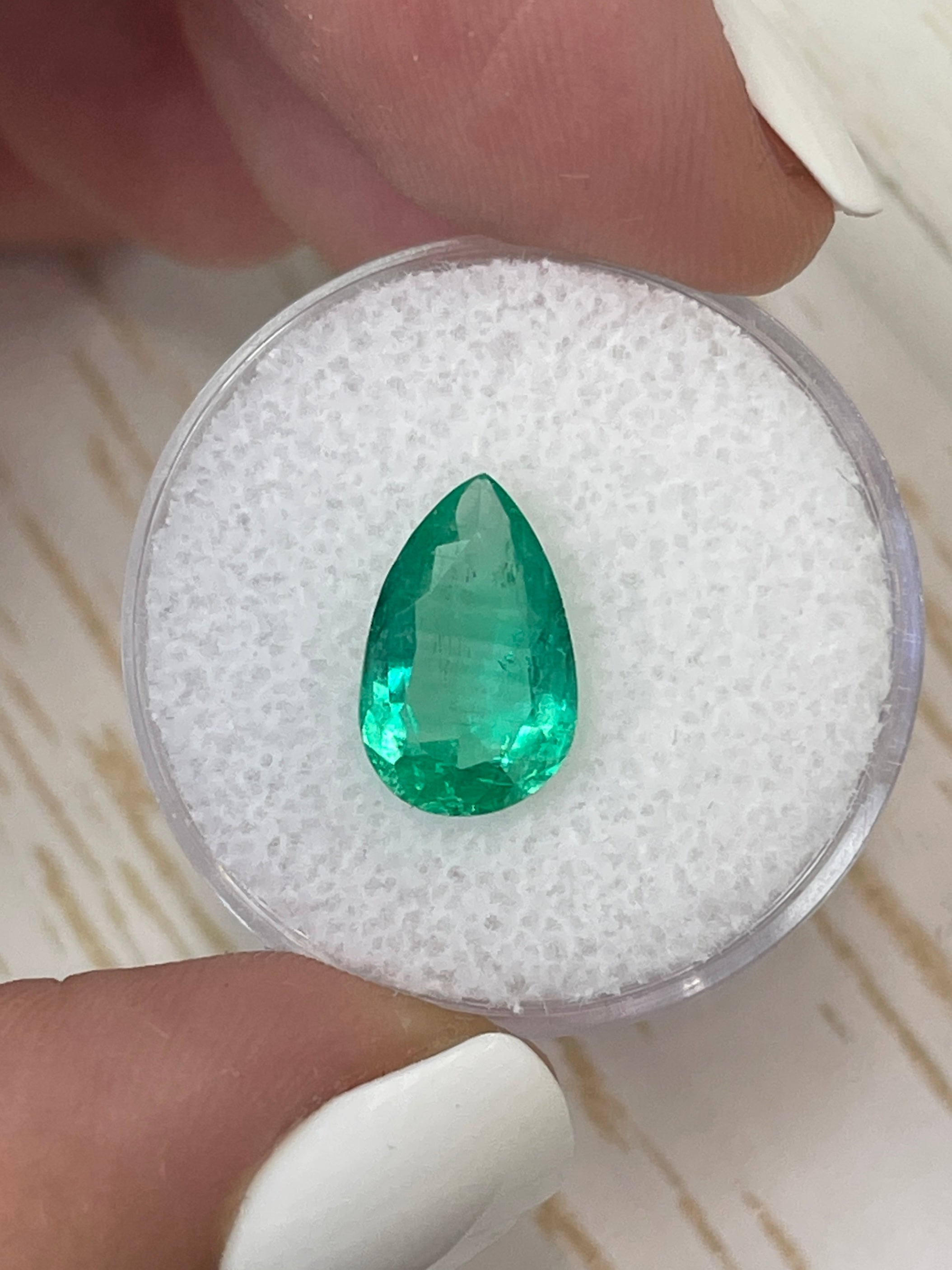 2.52 Carat Natural Colombian Emerald Pear Cut Loose Gemstone - Vivid Green Color Band for Jewelry Making, Engagement Rings & Fine Collections