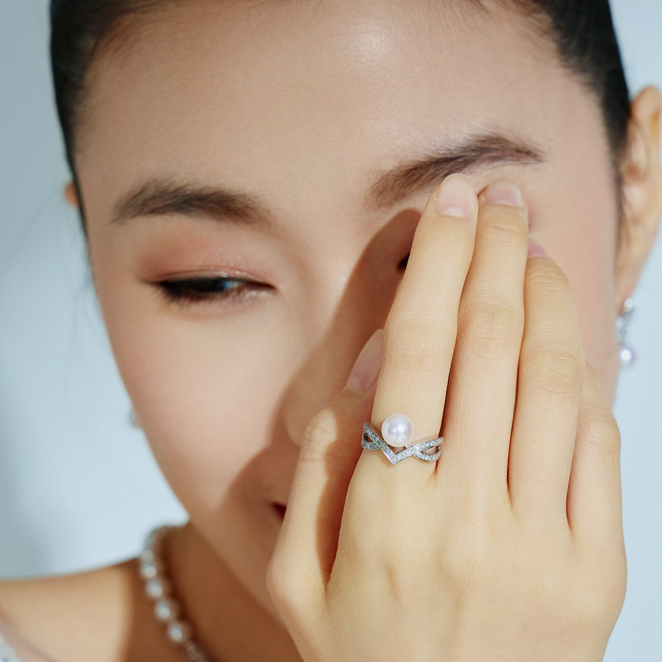 18K Solid Gold Diamond Akoya Hanadama Pearl Ring KR00042 | Luxury Pearl Jewelry for Women | Perfect for Weddings, Anniversaries & Special Occasions