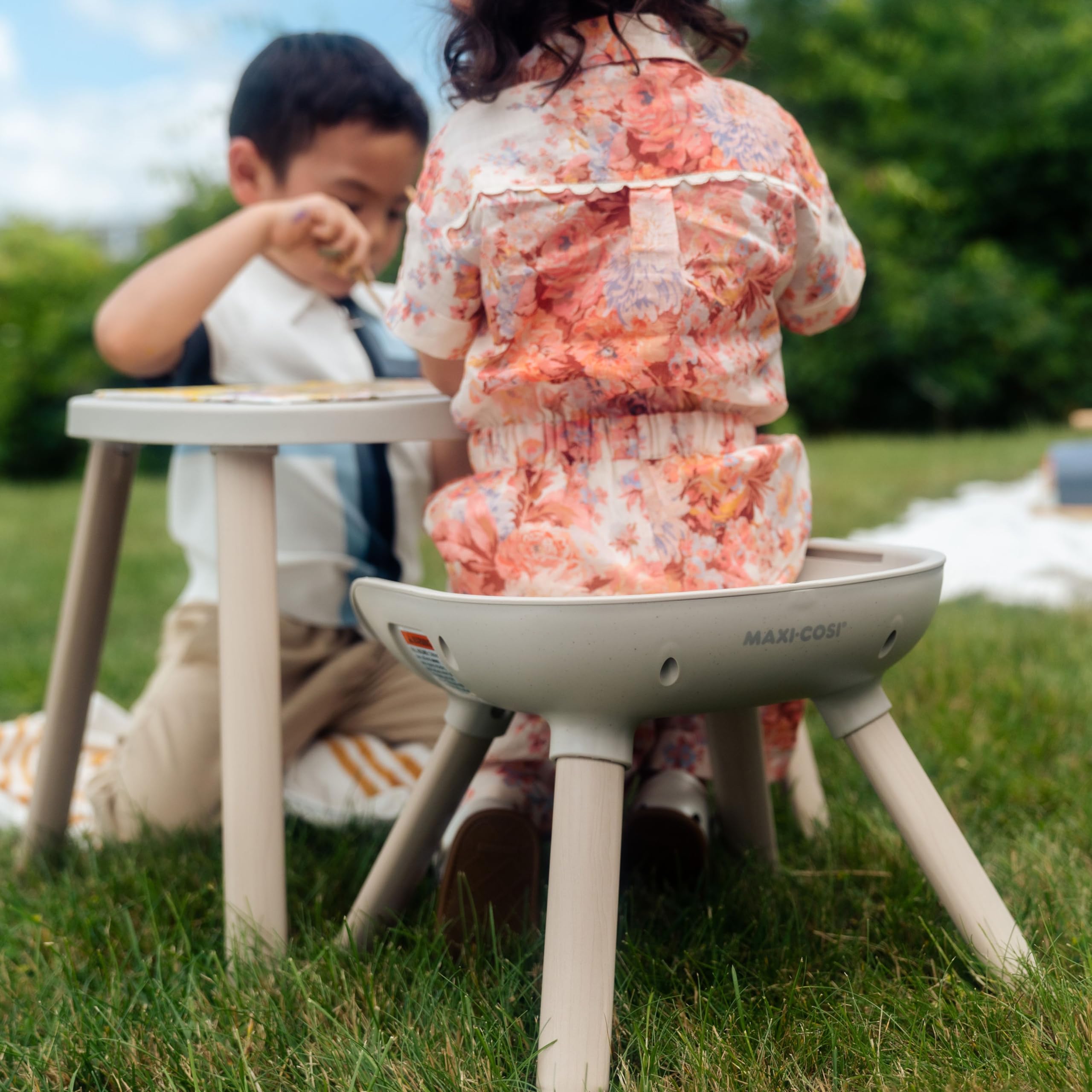 Maxi-Cosi Moa 8-in-1 Convertible High Chair for Babies & Toddlers - Lightweight, Compact & Machine Washable - Classic Green - Perfect for Dining, Travel & Small Spaces