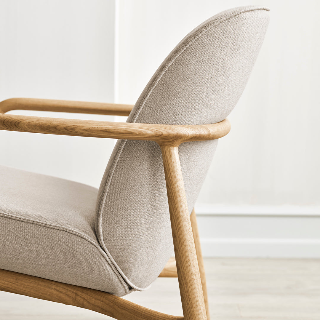 Bowie Lounge Chair - Modern Accent Chair for Living Room, Bedroom & Office - Comfortable Mid-Century Style Reading Chair with Sturdy Wooden Legs