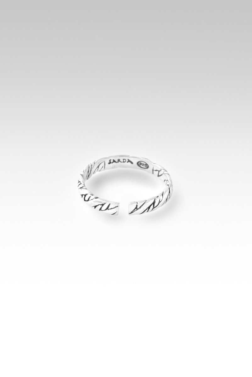 Heartfelt Joy Midi/Toe Ring™ in Twist - Elegant Adjustable Toe Rings for Women, Perfect for Beach, Summer & Pedicure Days