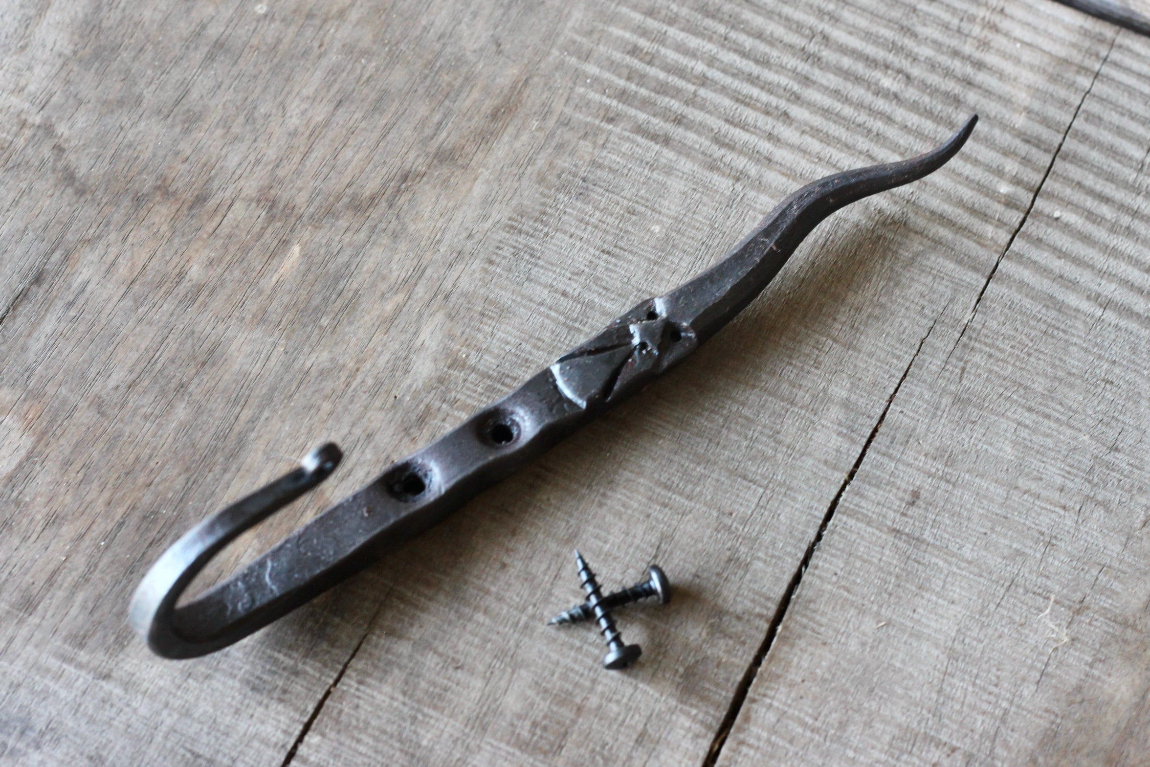 Magic-Themed Coat Hook with 3 Hooks - Rust-Resistant & Durable for Wizards, Witches & Fantasy Fans - Perfect for Cloaks, Hats & Robes in Bedrooms, Dorm Rooms & Themed Parties