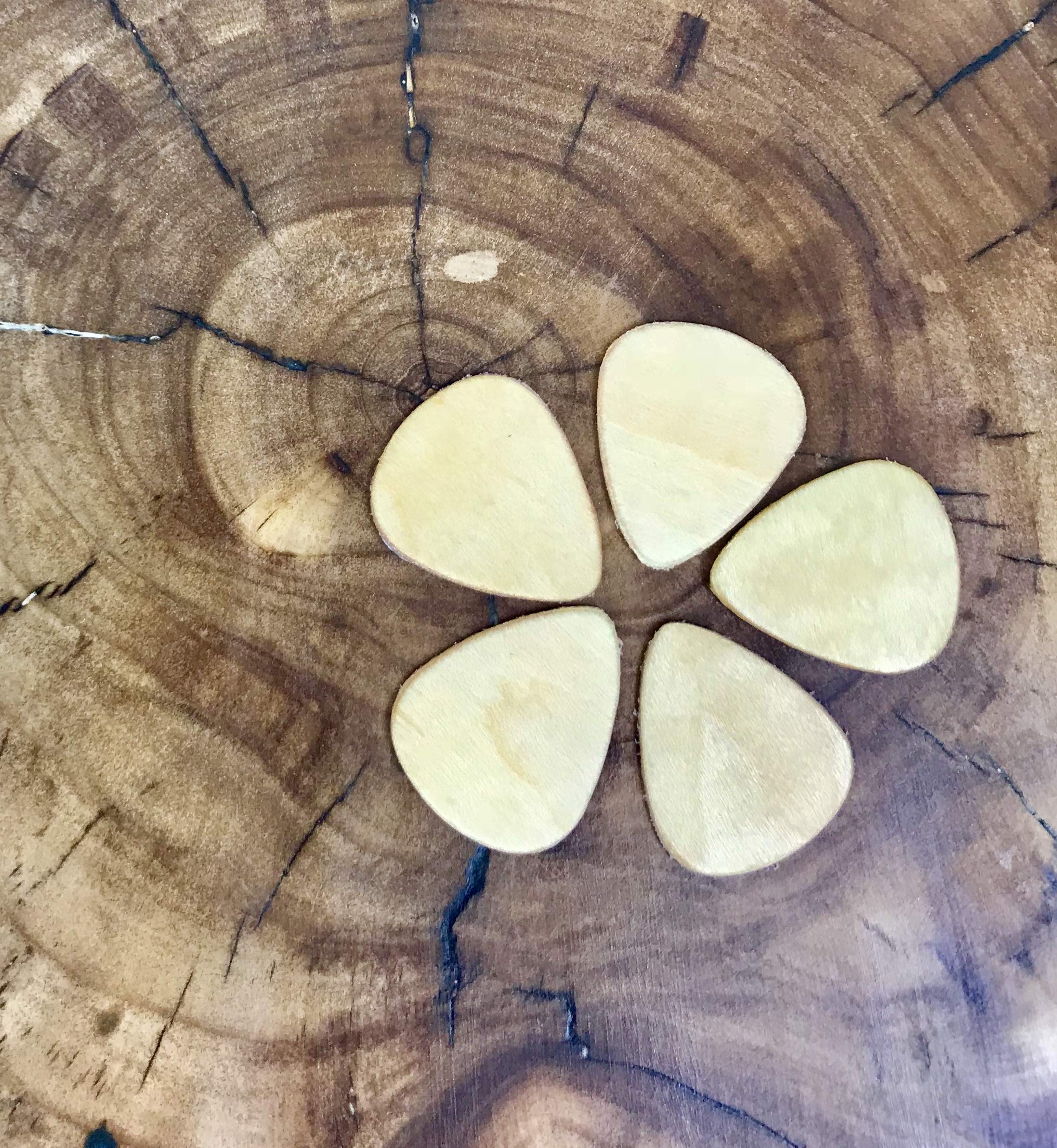 Premium Wooden Guitar Picks - Natural & Durable Handcrafted Plectrums for Acoustic & Electric Guitars - Perfect for Musicians, Performers & Guitar Enthusiasts - Ideal for Live Shows, Studio Recording & Practice Sessions