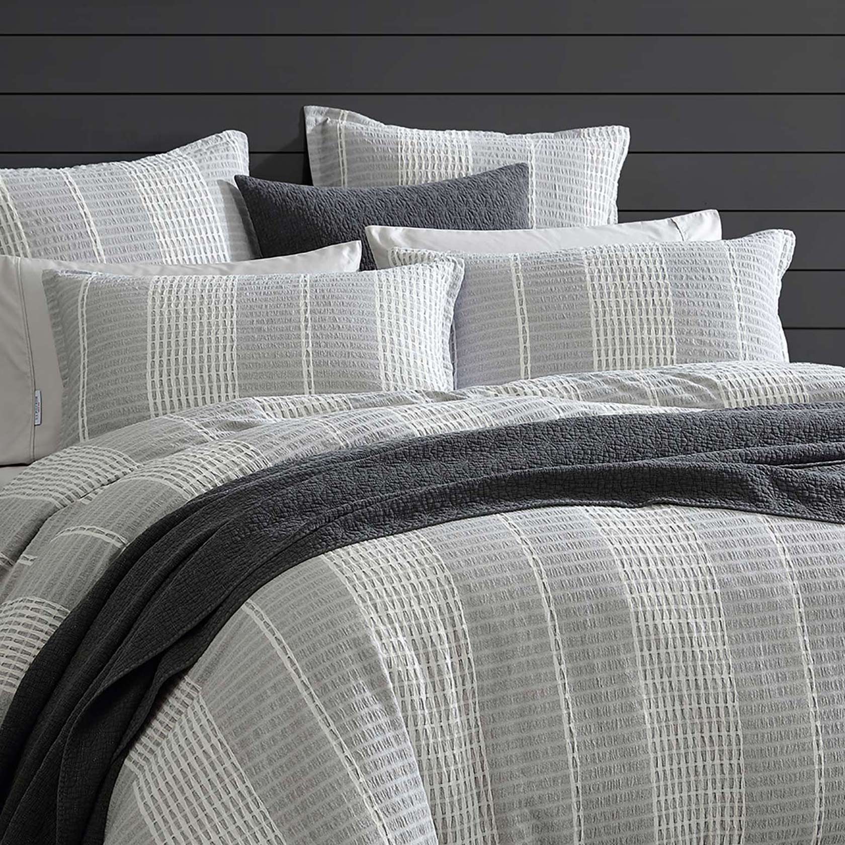 Hurley Charcoal Quilt Cover Set - King Size Luxury Bedding by Logan & Mason Platinum - Soft Microfiber Comforter Cover for Cozy Bedroom Decor & Hotel Style Bedding