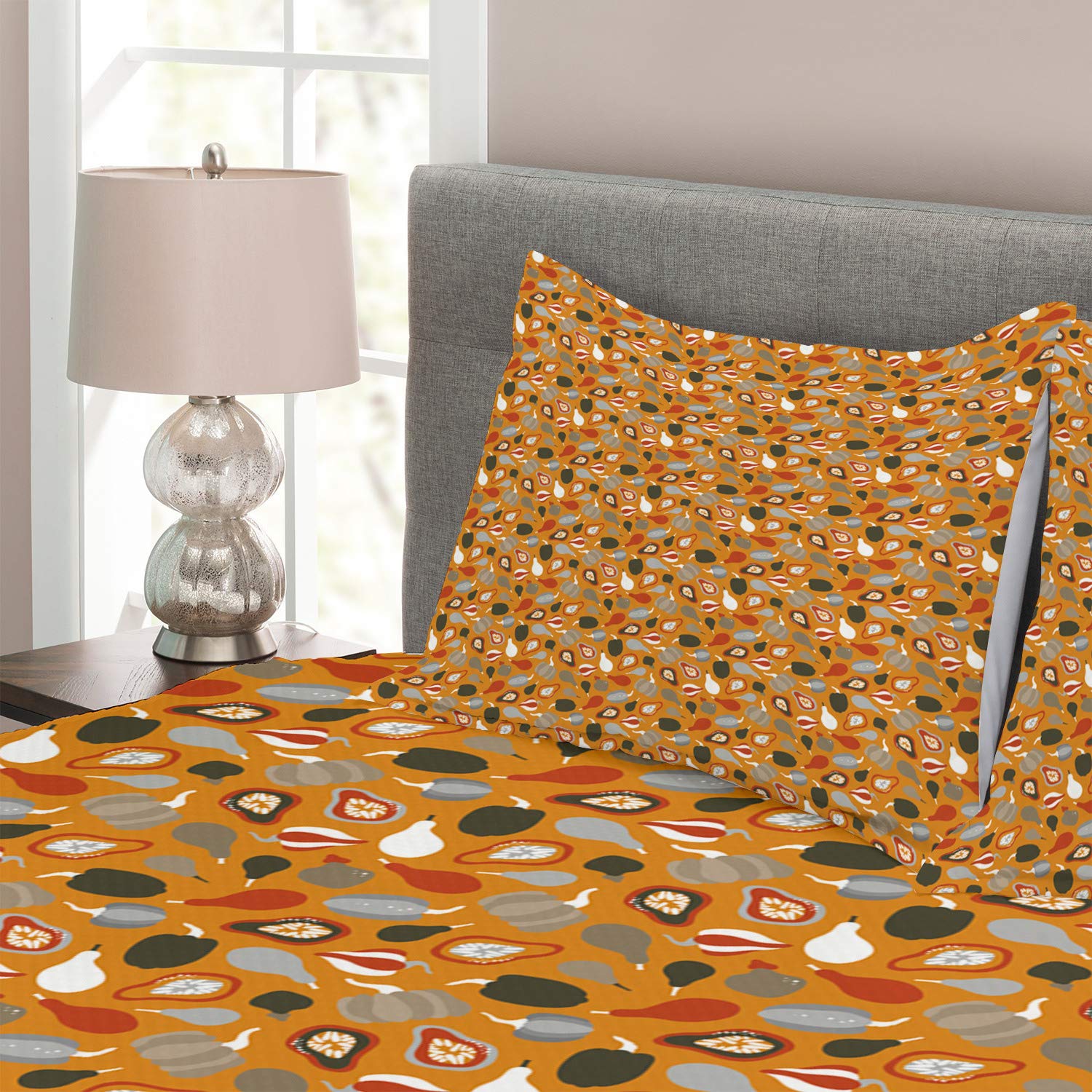 Ambesonne Orange and Yellow King Size Bedspread Set - Thanksgiving Pumpkin Themed 3-Piece Quilted Coverlet with 2 Pillow Shams | Burnt Orange Multicolor Decor for Fall, Autumn, and Holiday Home Decor