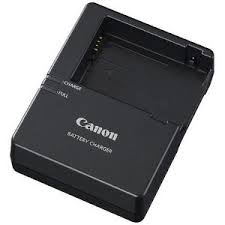 Original Canon LC-E6E Battery Charger for EOS 5D Mark IV, 6D, 7D, 60D, 70D - Fast Charging Power Supply for DSLR Cameras - Perfect for Travel, Photography & Professional Shoots