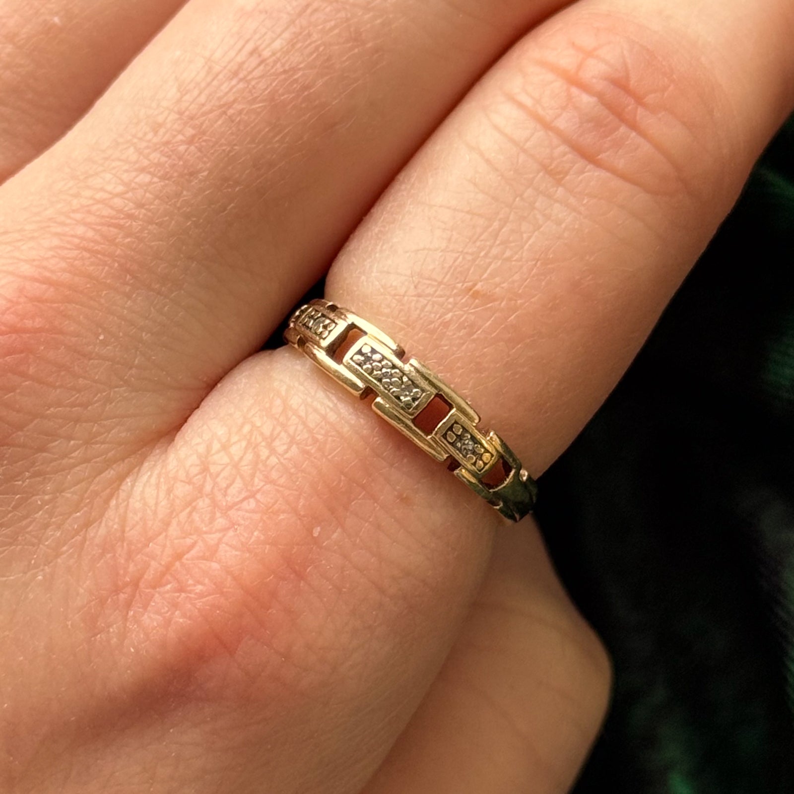 0.03ctw Diamond Link Band Ring - Size 7 | Elegant Stackable Wedding Band, Anniversary Gift for Women | Perfect for Everyday Wear, Special Occasions & Bridal Jewelry