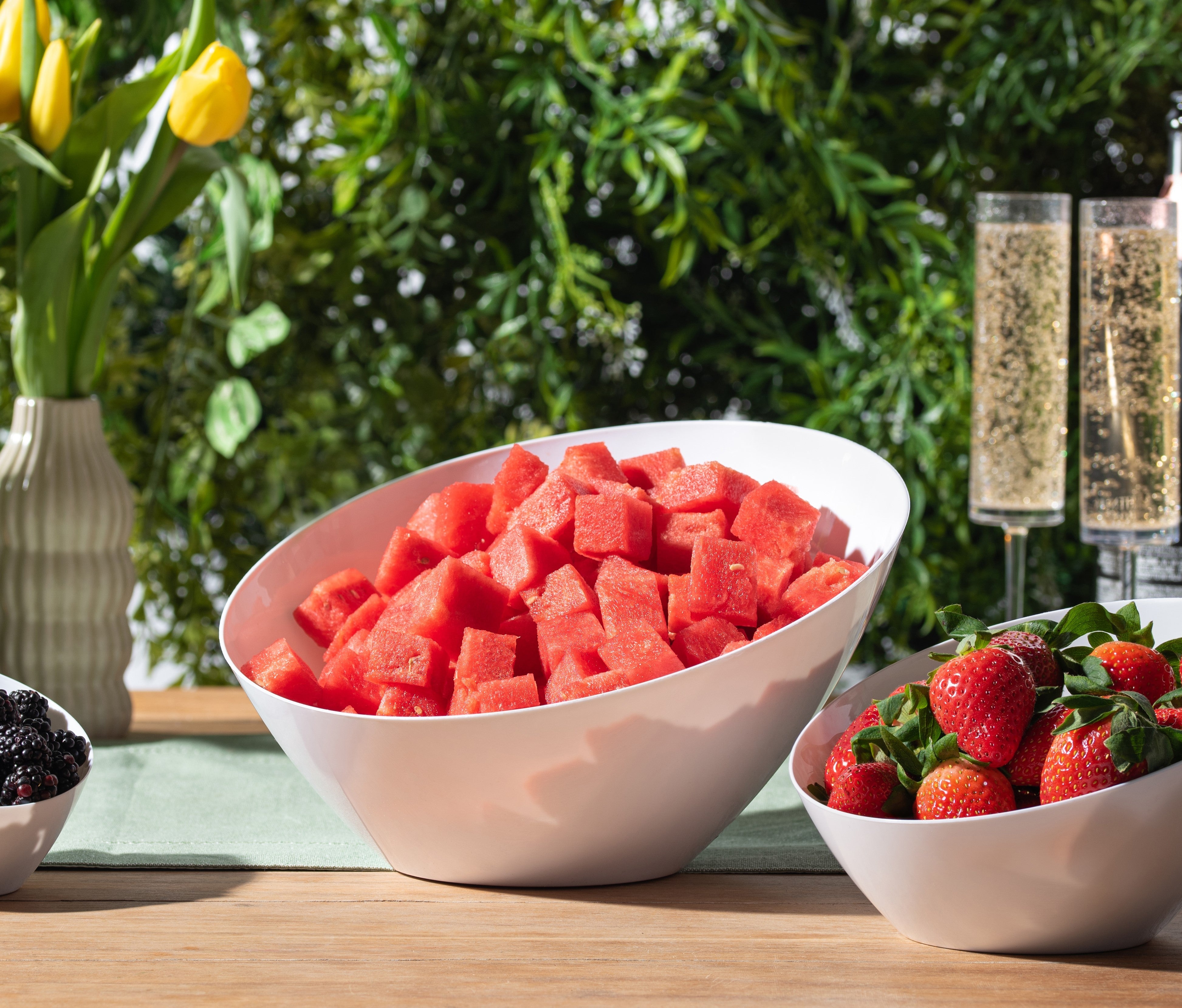 5-Pack White Angled Plastic Serving Bowls - Durable & Stylish Salad, Snack, Dessert Bowls for Parties, Picnics & Home Dining