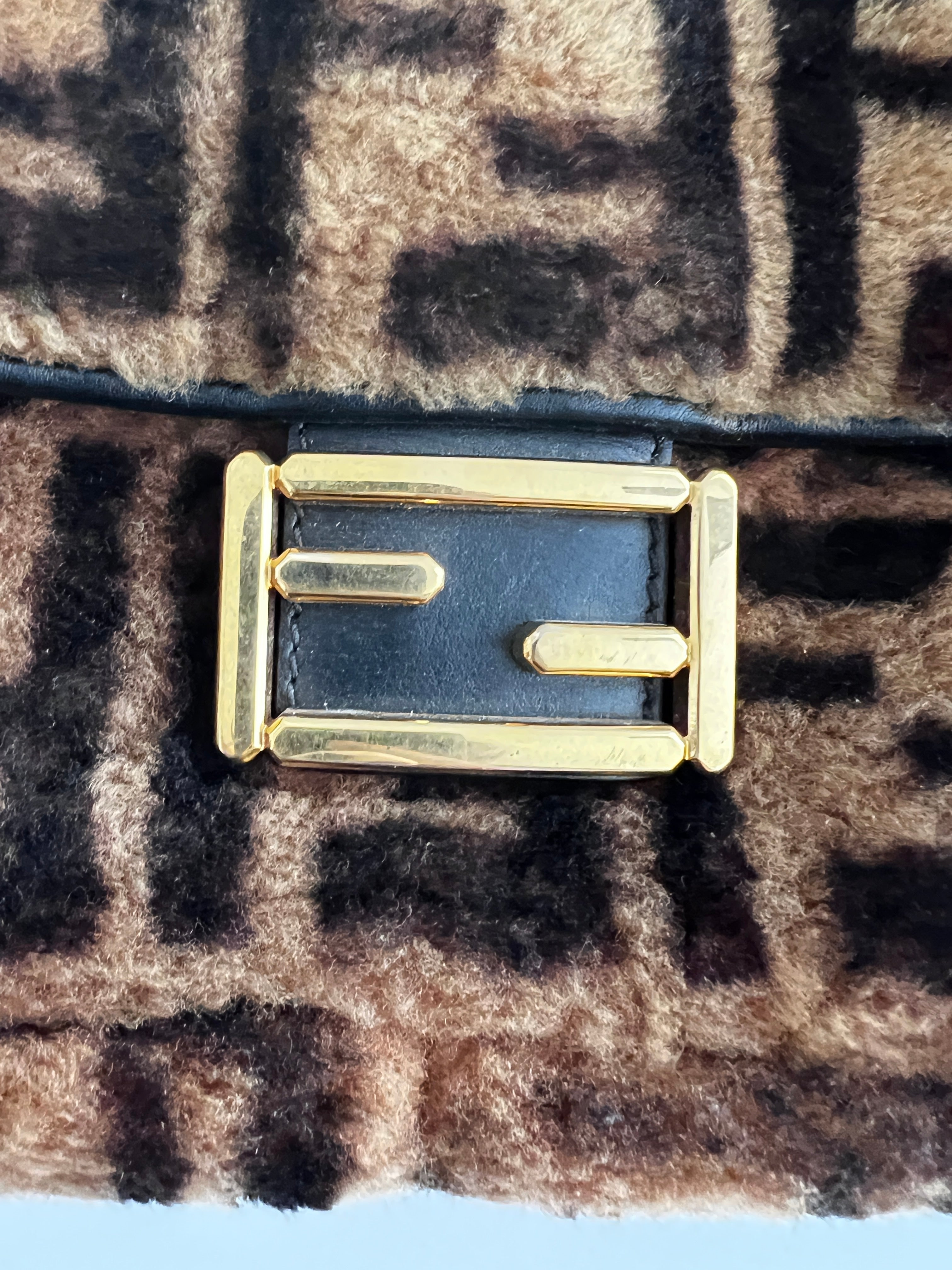 Fendi FF Shearling Baguette Bag - Vintage Style Leather Shoulder Bag for Women | Luxury Designer Handbag for Everyday Use, Parties & Travel