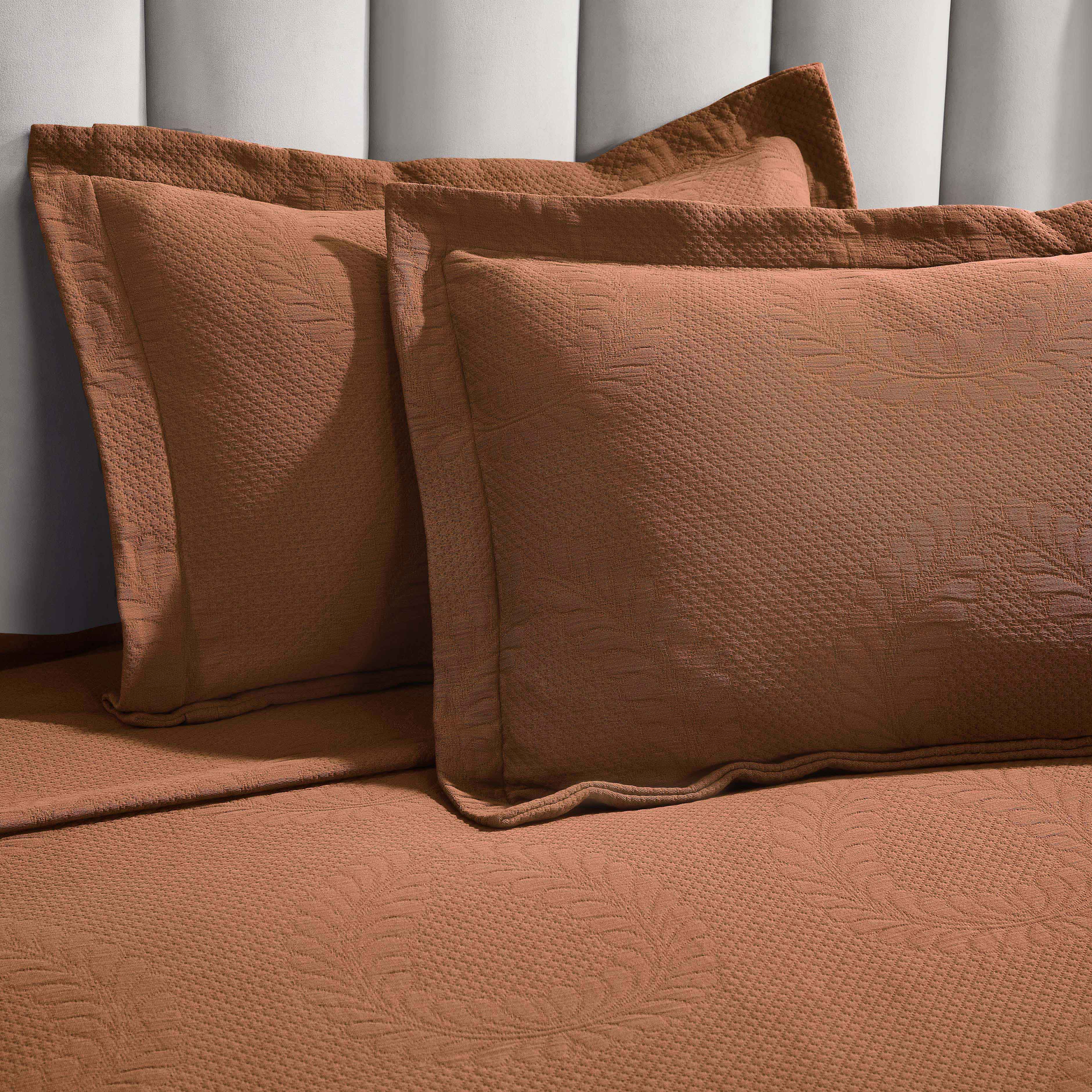 Peploi Cotton Medium Weight Matelasse Bedspread & Sham Set - Queen Size, Luxury Textured Bed Cover for Master Bedroom, Guest Room & Dorm Decor
