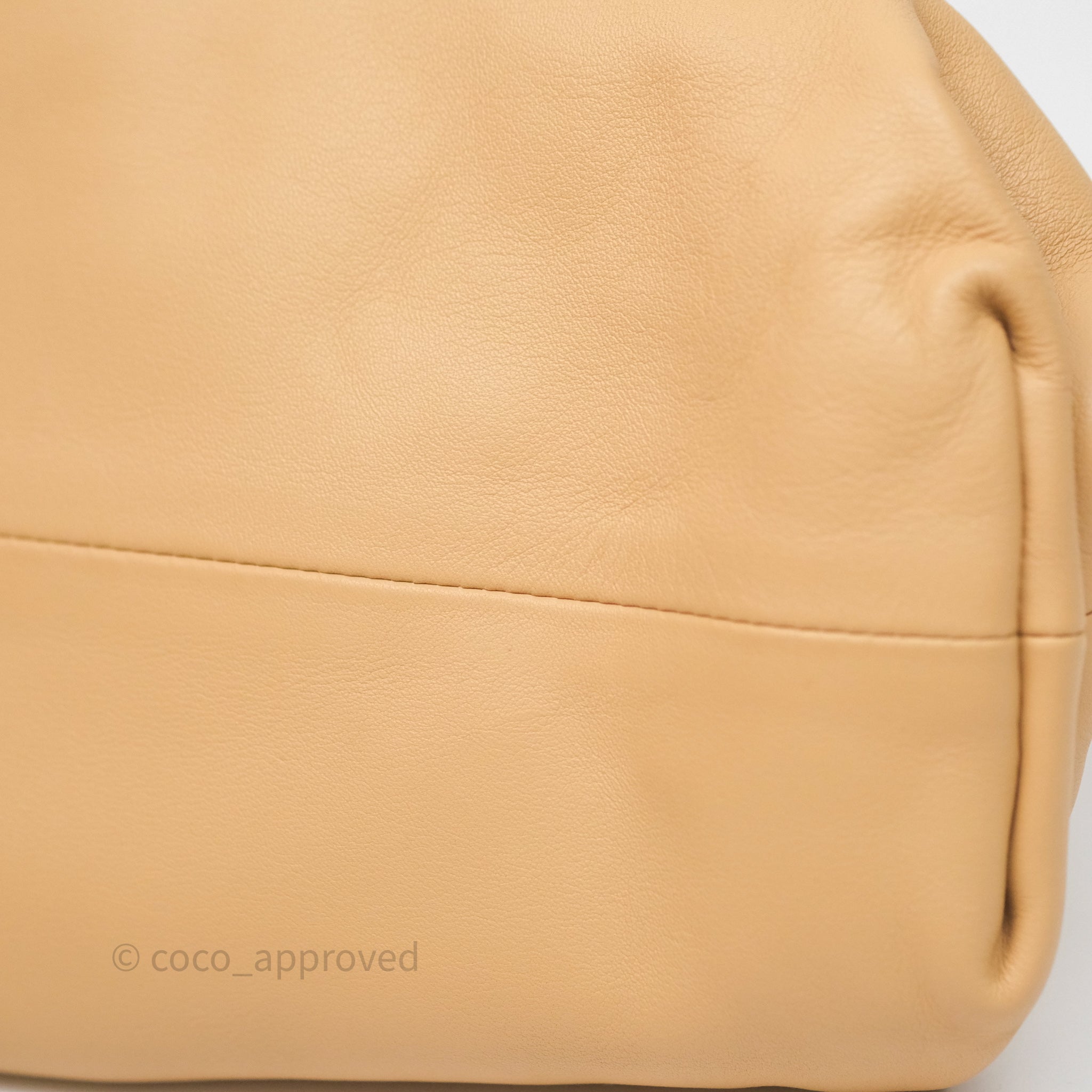 Bottega Veneta The Pouch Bag in Beige Calfskin Leather - Luxury Crossbody Clutch for Women, Perfect for Evening Parties & Date Nights