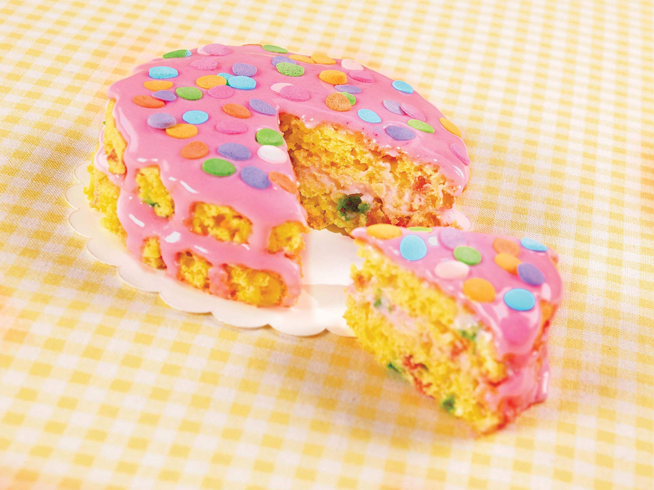 Lalaloopsy Baking Oven Toy Set - Mix & Bake Confetti Cake with Hot Pink Frosting | Pretend Play Kitchen Accessory for Kids | Perfect for Birthday Parties & Role Play Games