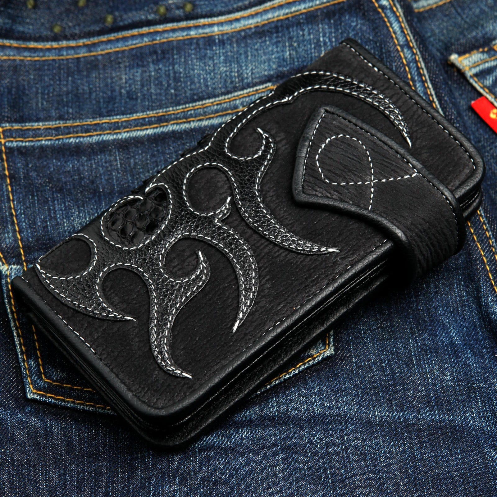 Genuine Black Leather Biker Wallet with Tribal Skull Snap - Stylish & Durable Motorcycle Wallet for Men - Perfect for Bikers, Riders & Outdoor Enthusiasts