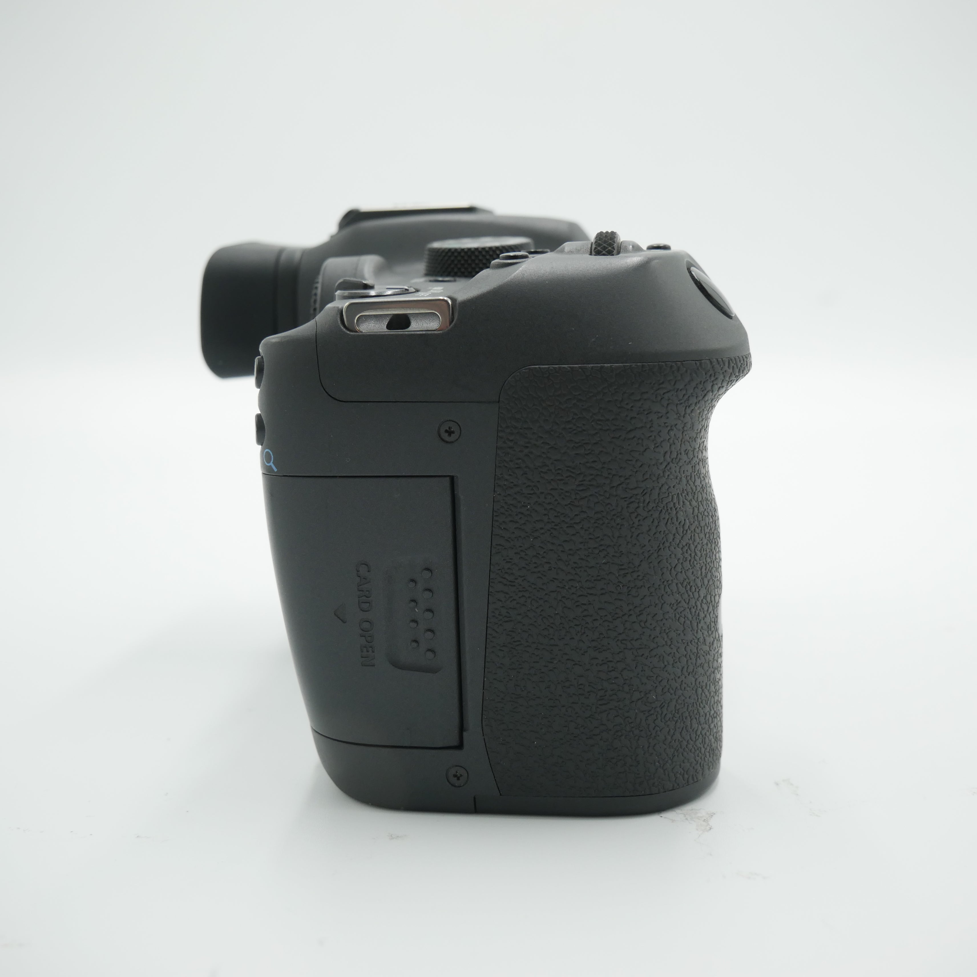 Used Canon EOS R7 Mirrorless Camera with 32.5MP Sensor & 4K Video - Perfect for Travel Photography & Vlogging