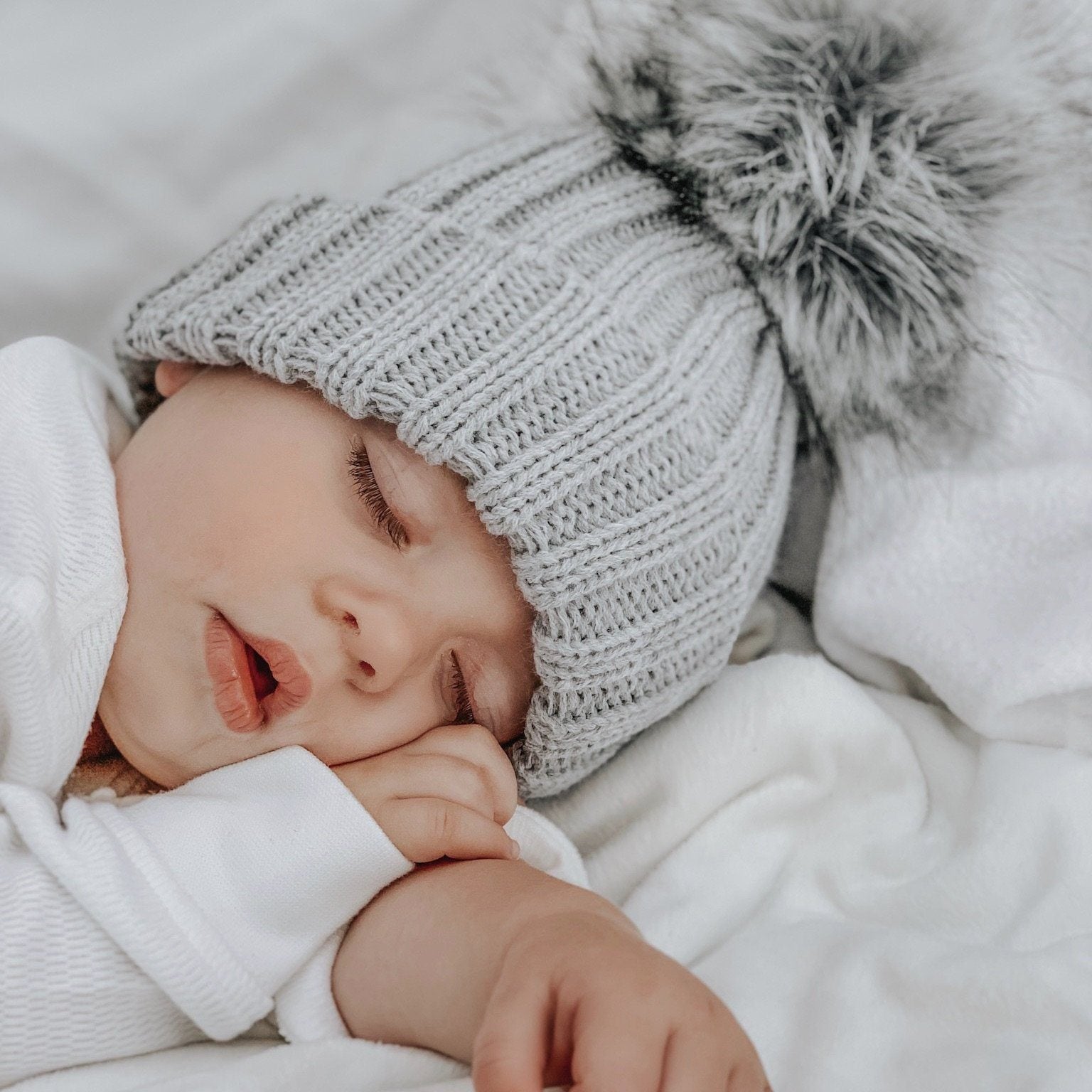 Cozy Knitted Faux Fur Pom Pom Winter Hat for Women - Soft Warm Beanie with Fluffy Ball - Perfect for Cold Weather, Snow Days & Outdoor Activities