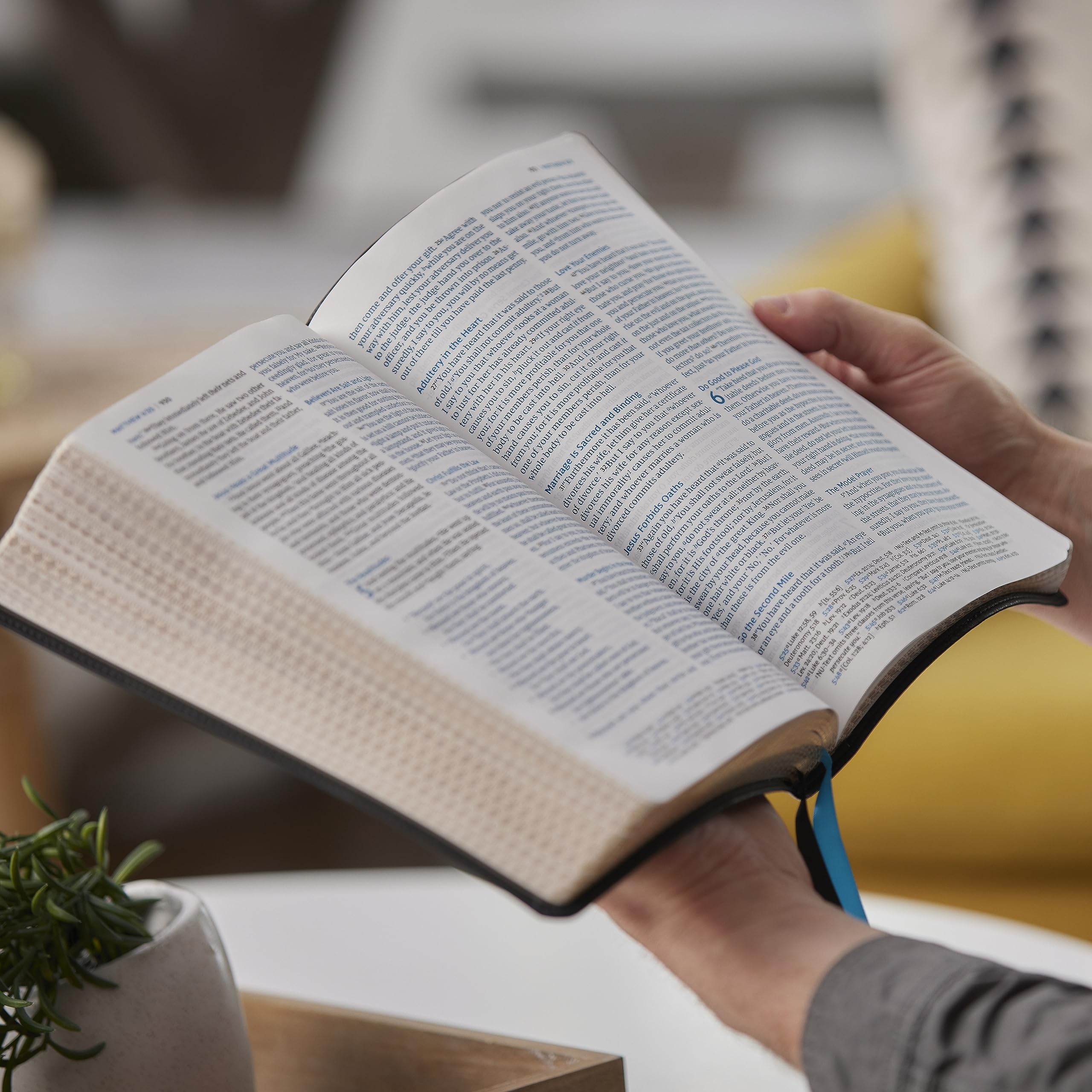 NKJV Large Print Thinline Reference Bible - Genuine Leather, Black, Comfort Print | Maclaren Series Blue Letter Edition | Perfect for Church, Bible Study & Personal Devotion | New King James Version Holy Bible